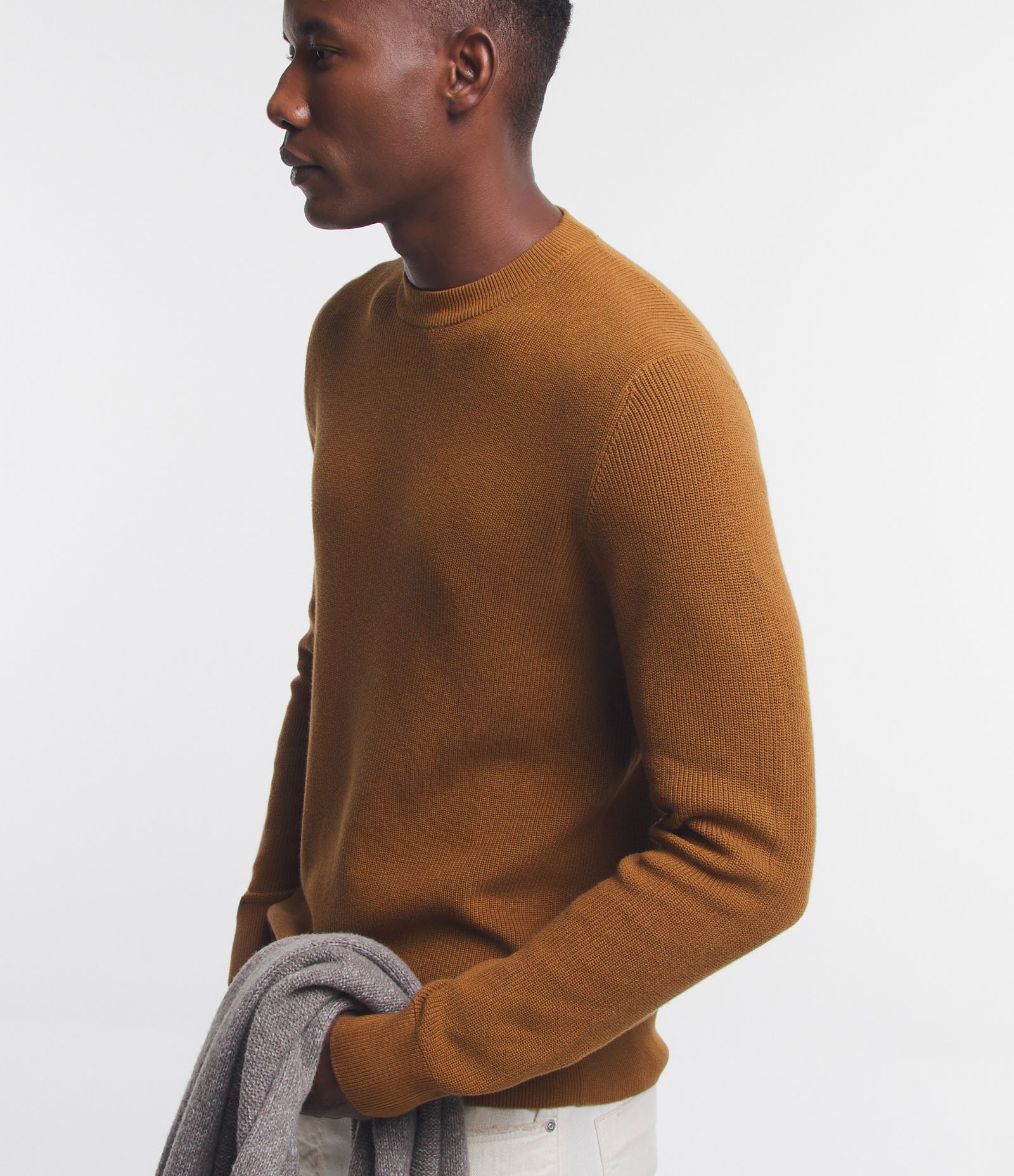 Suéter Comfort em Tricô com Textura e Gola Redonda Marrom 1