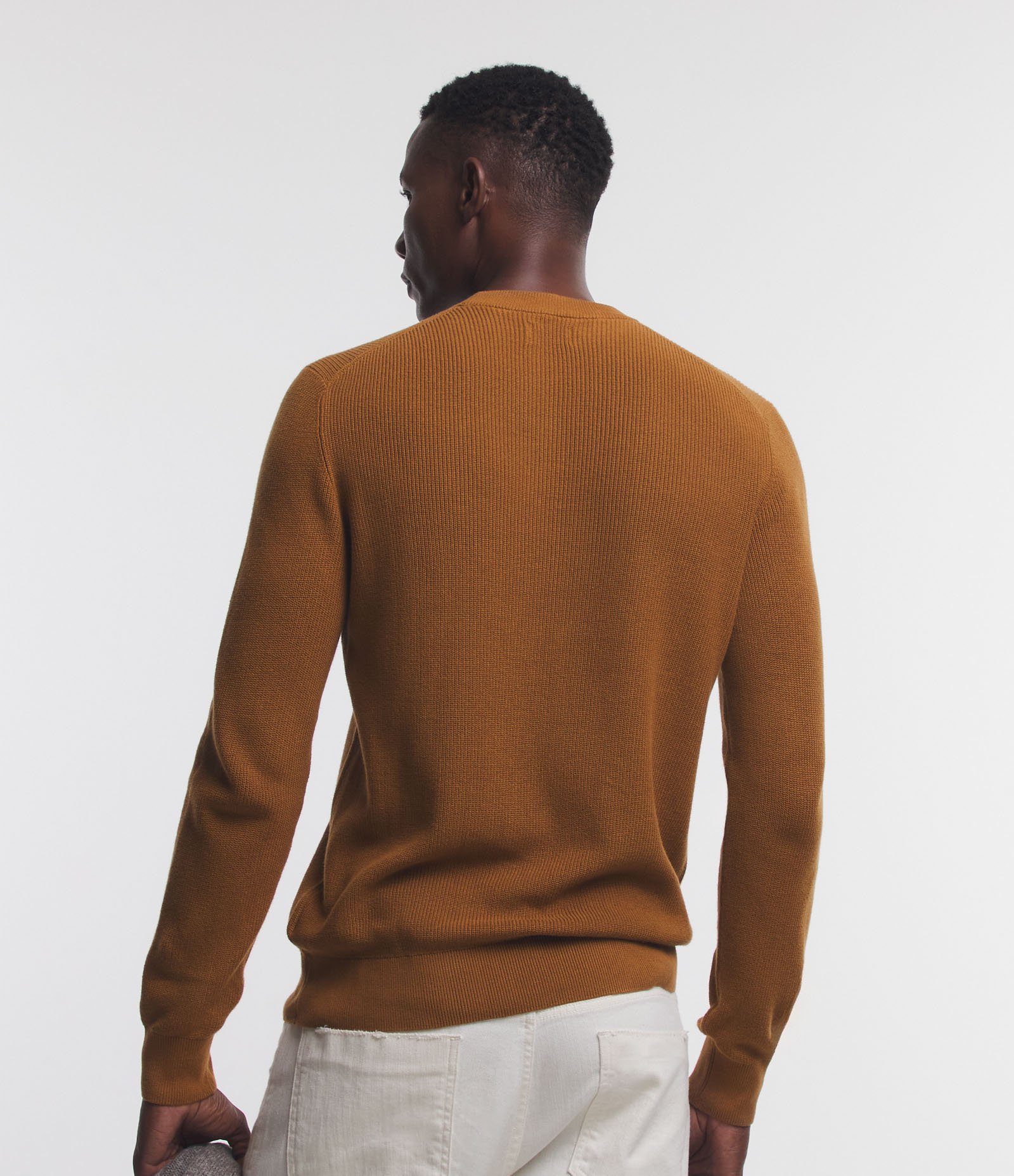 Suéter Comfort em Tricô com Textura e Gola Redonda Marrom 4