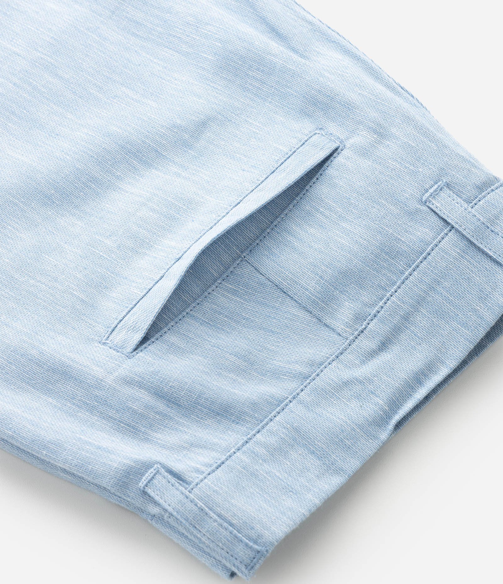 Bermuda Slim Texturizada em Linho com Algodão Azul Claro 9