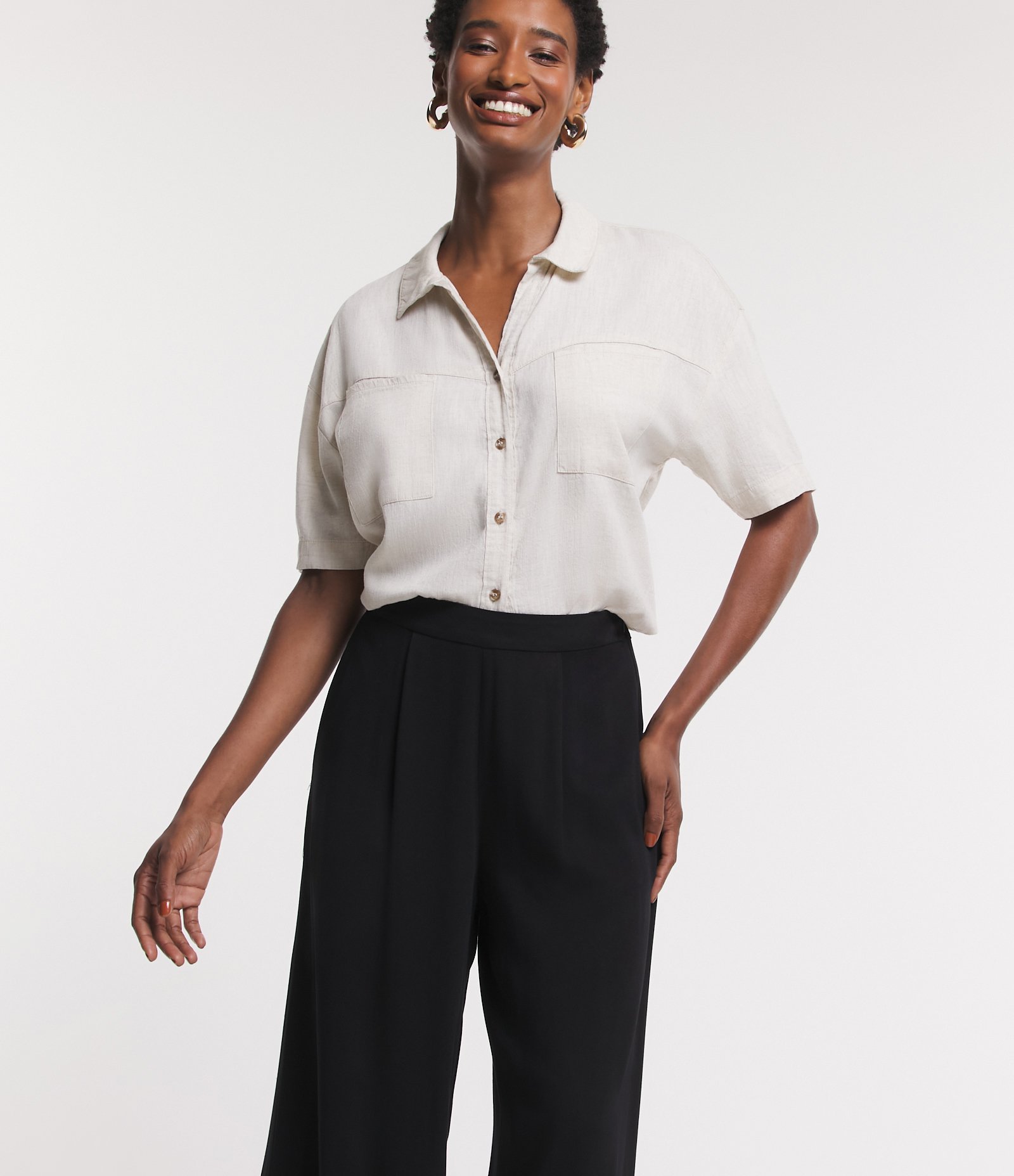 Calça Pantalona em Viscose com Cós Elástico nas Costas Preto 6