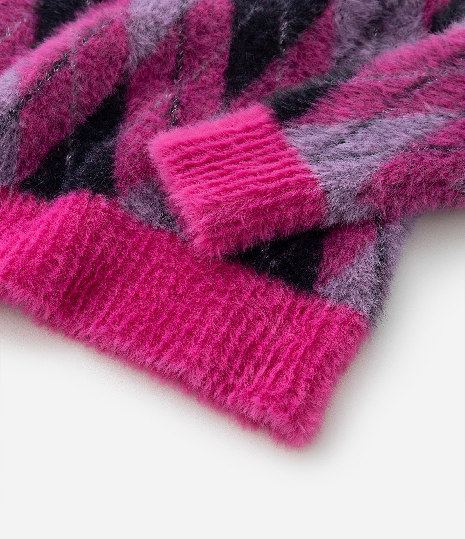 Blusão Infantil Peludinho com Estampa Geométrica - Tam 5 A 14 Anos Rosa 4