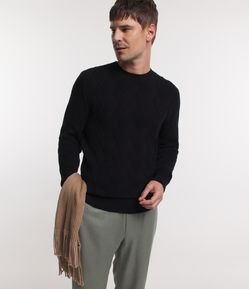 Suéter em Tricô com Textura Trançada