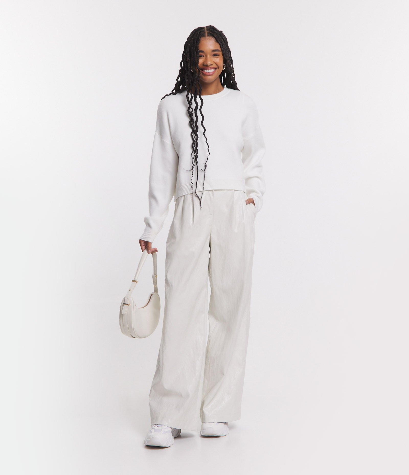 Calça Pantalona em PU com Pregas Off White 1