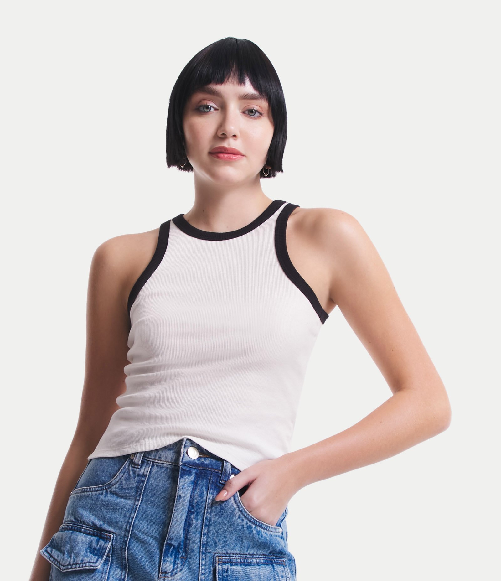 Blusa Regata em Ribana com Cava Contrastante Branco 1