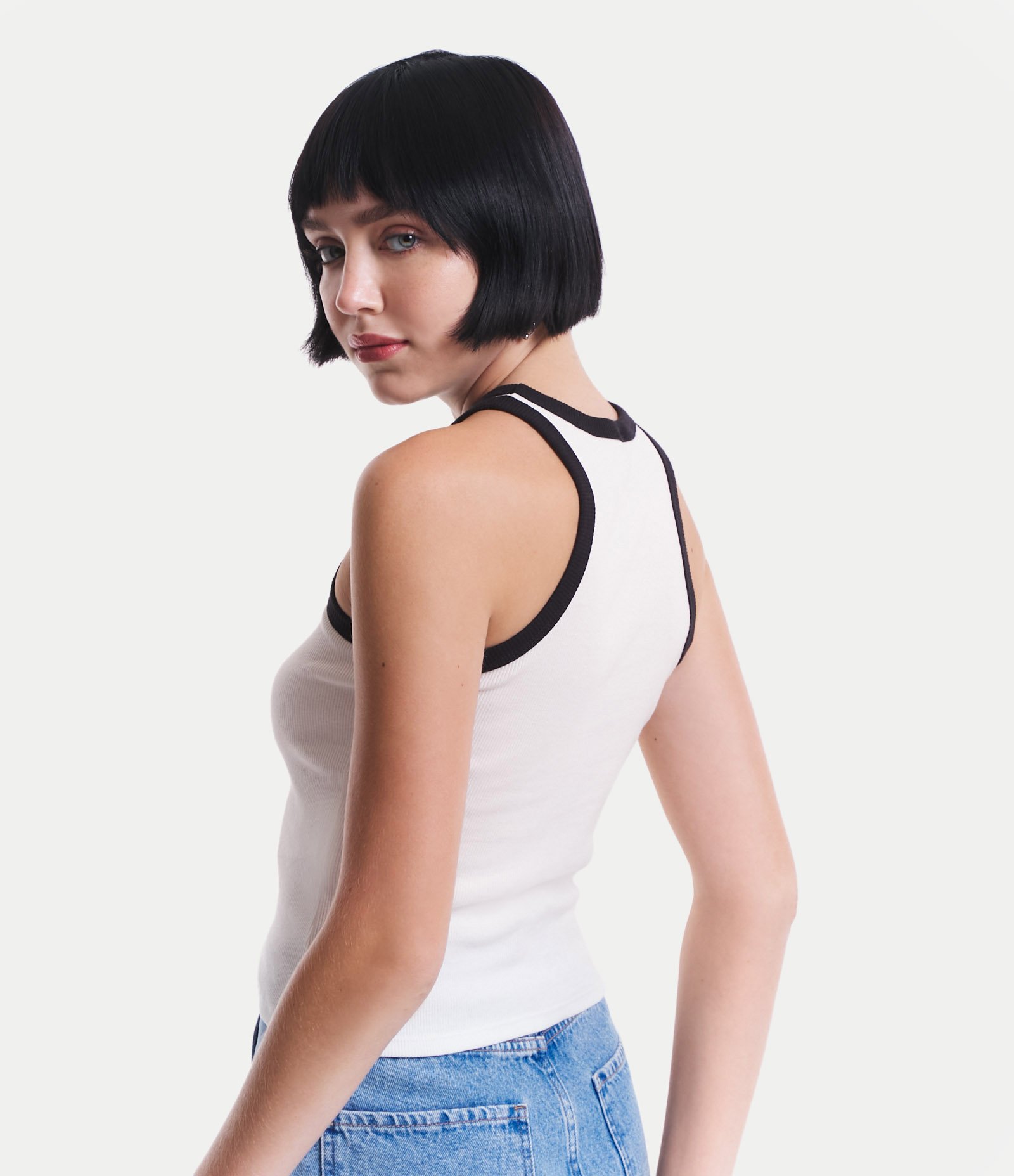 Blusa Regata em Ribana com Cava Contrastante Branco 3
