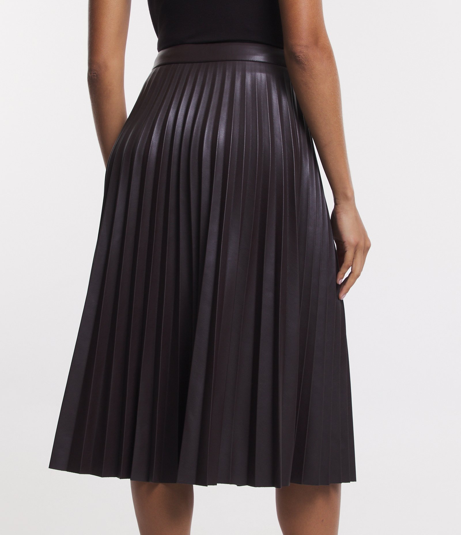 Saia Midi em Material Sintético com Textura Plissada Preto 3