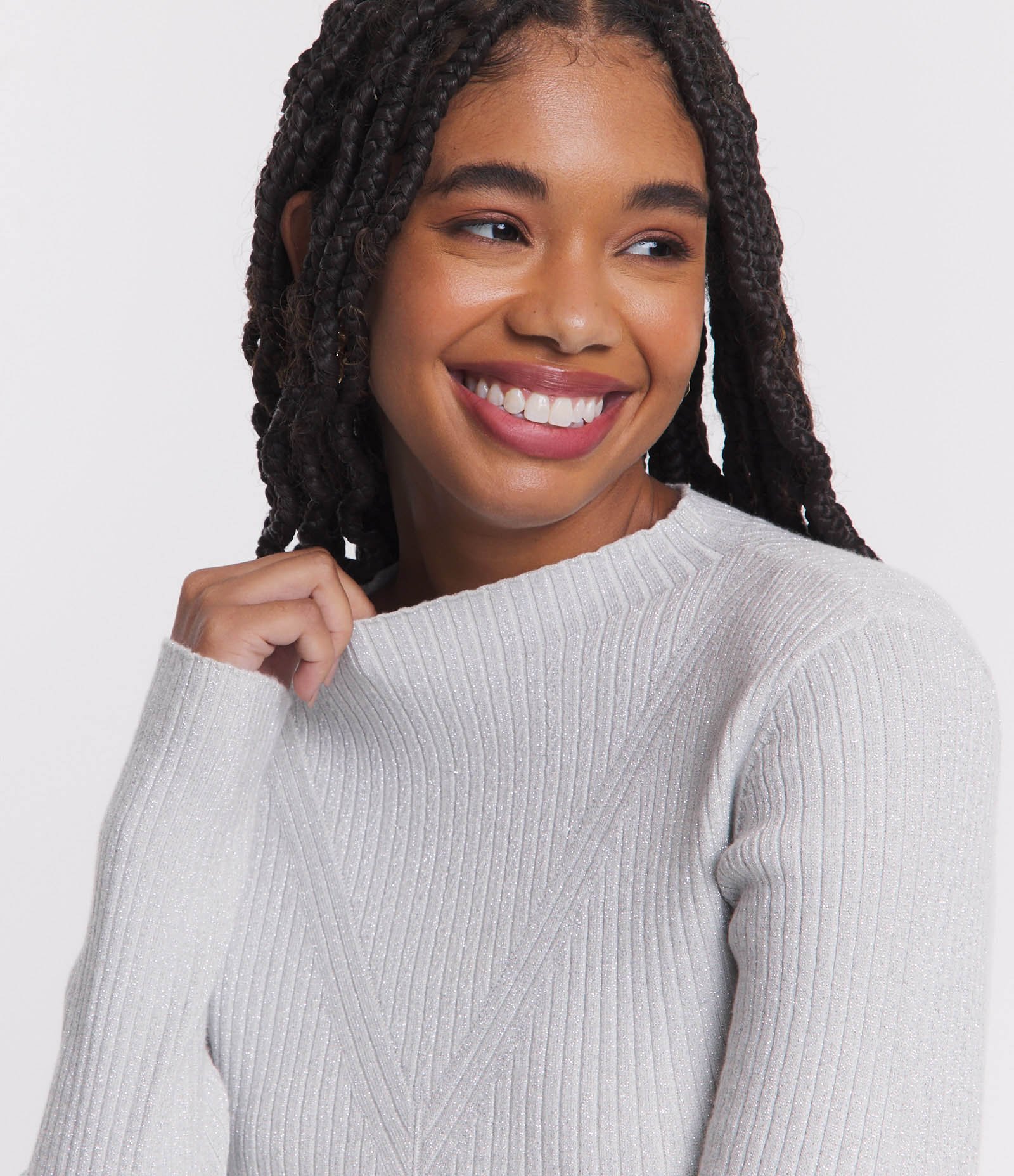 Blusa em Tricô Canelado com Fio Metalizado e Detalhe em V Branco 4