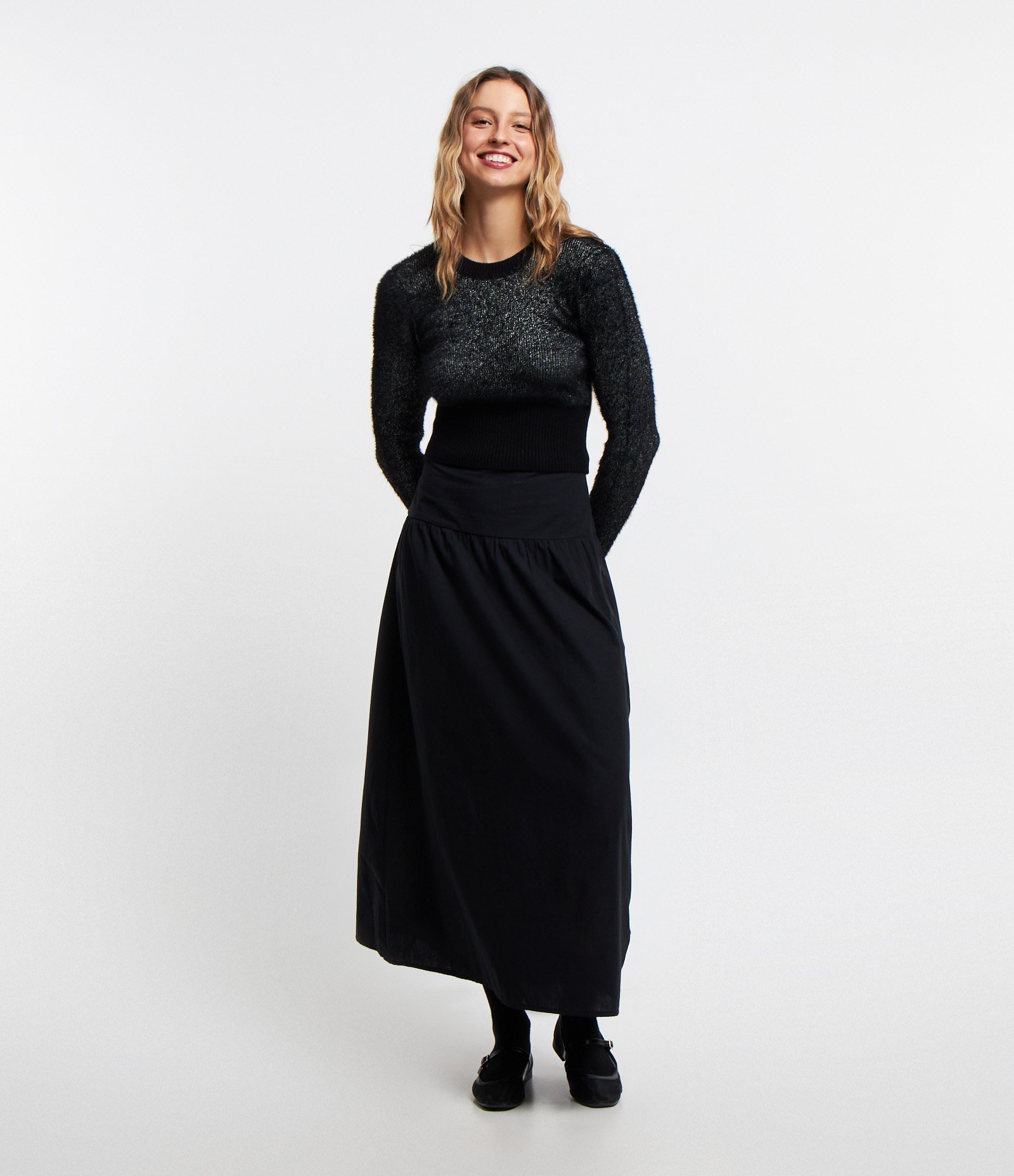 Suéter Curto em Tricô com Pelinhos e Fio Metalizado Preto 2