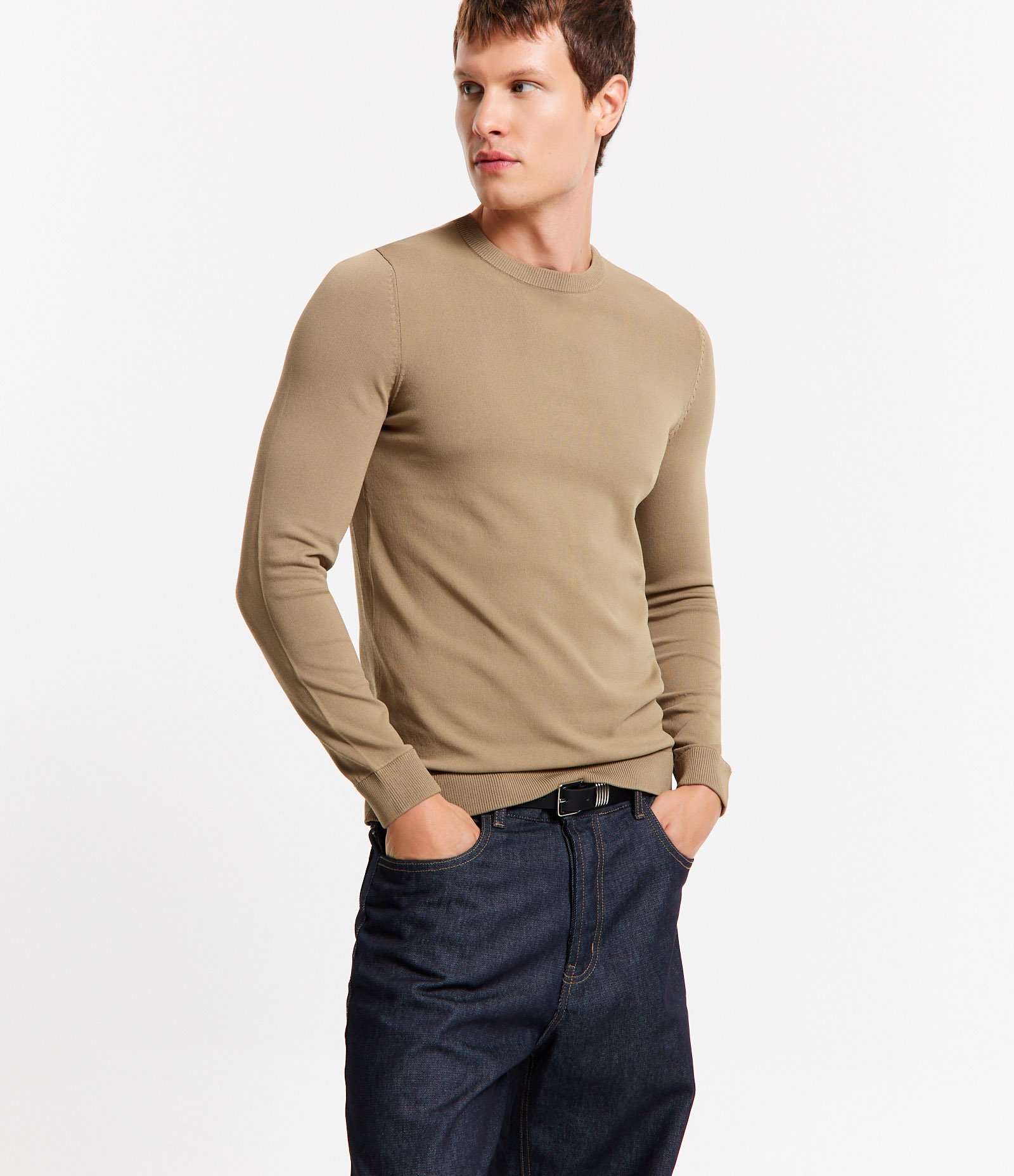 Suéter Básico em Viscose com Gola Redonda Marrom Claro 4