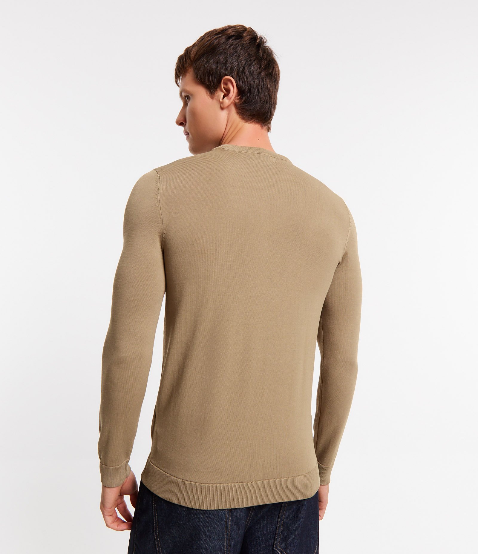 Suéter Básico em Viscose com Gola Redonda Marrom Claro 5