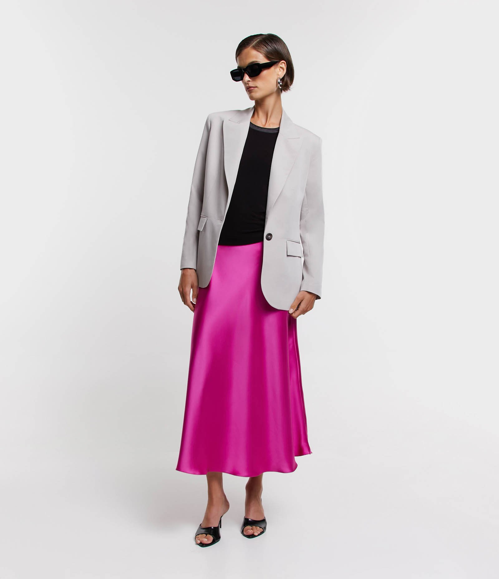 Saia Evasê Acetinada Slip Rosa 1