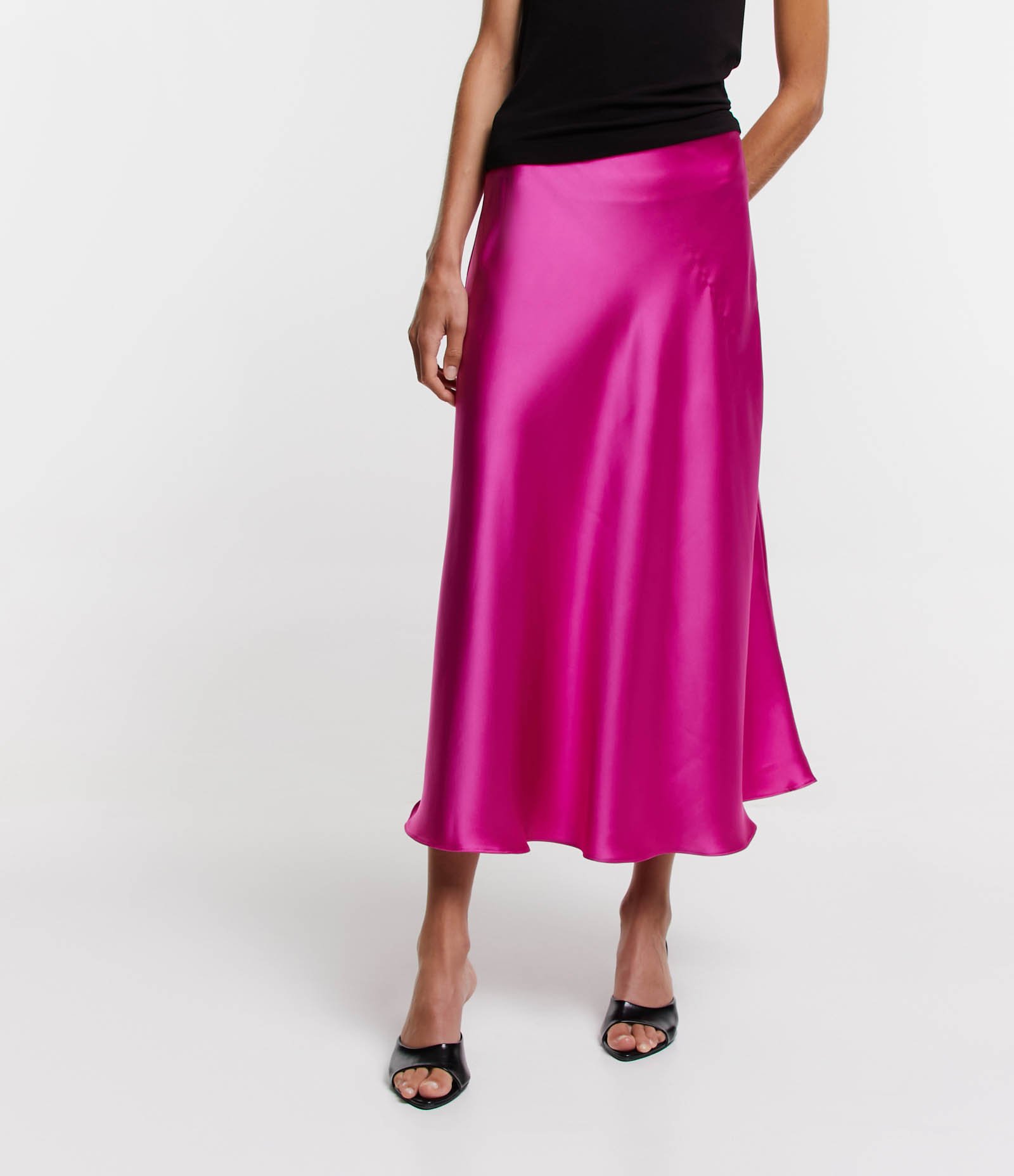 Saia Evasê Acetinada Slip Rosa 2