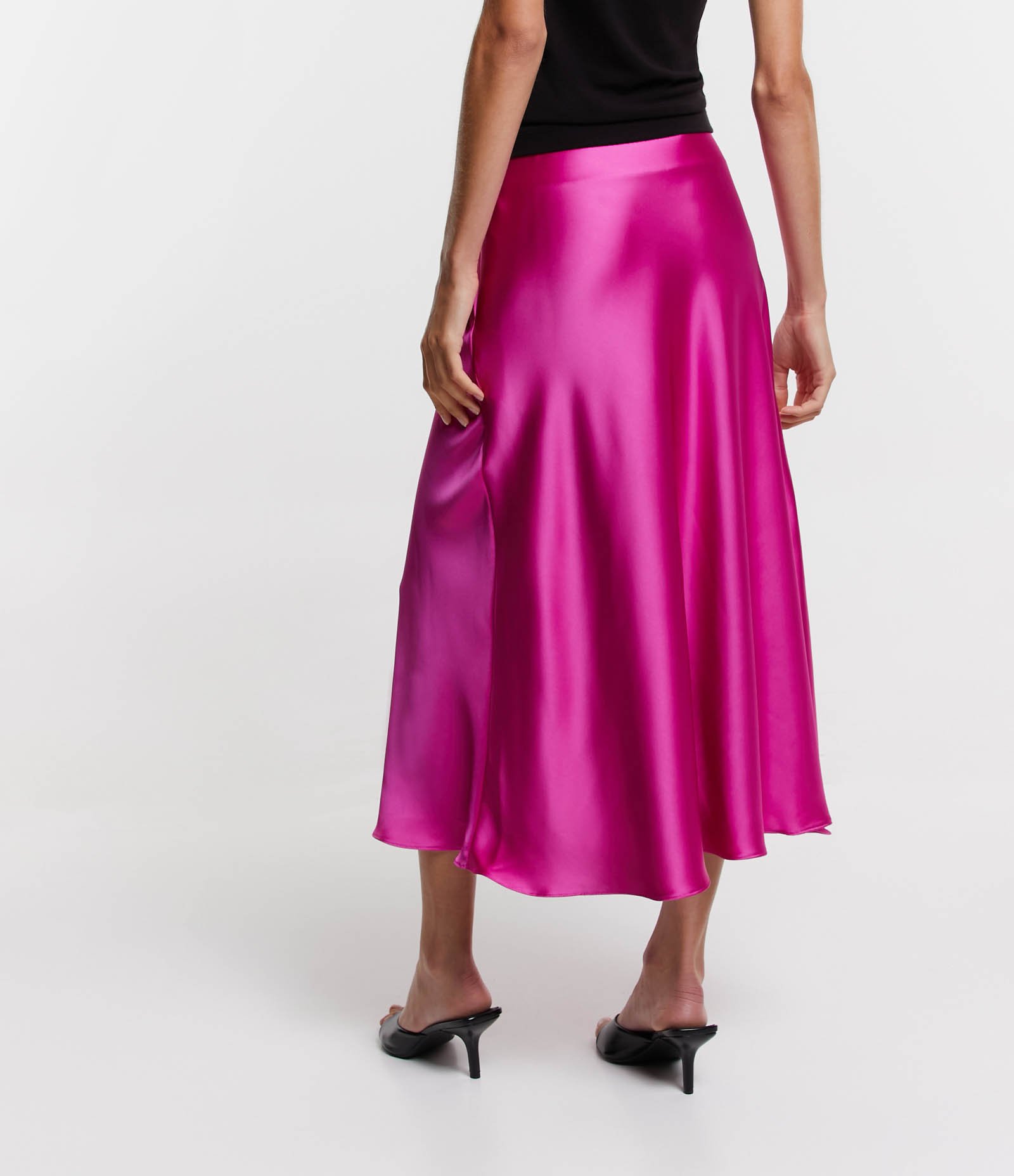 Saia Evasê Acetinada Slip Rosa 3