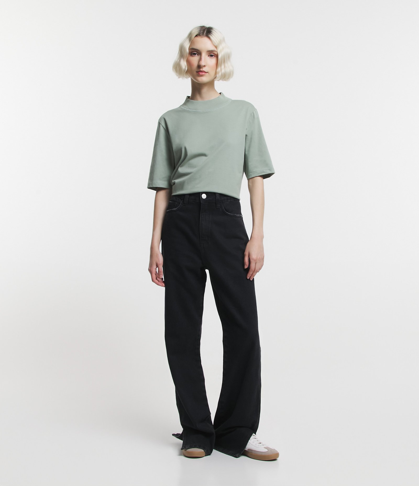 Camiseta em Algodão com Golinha Alta e Manga Curta 2