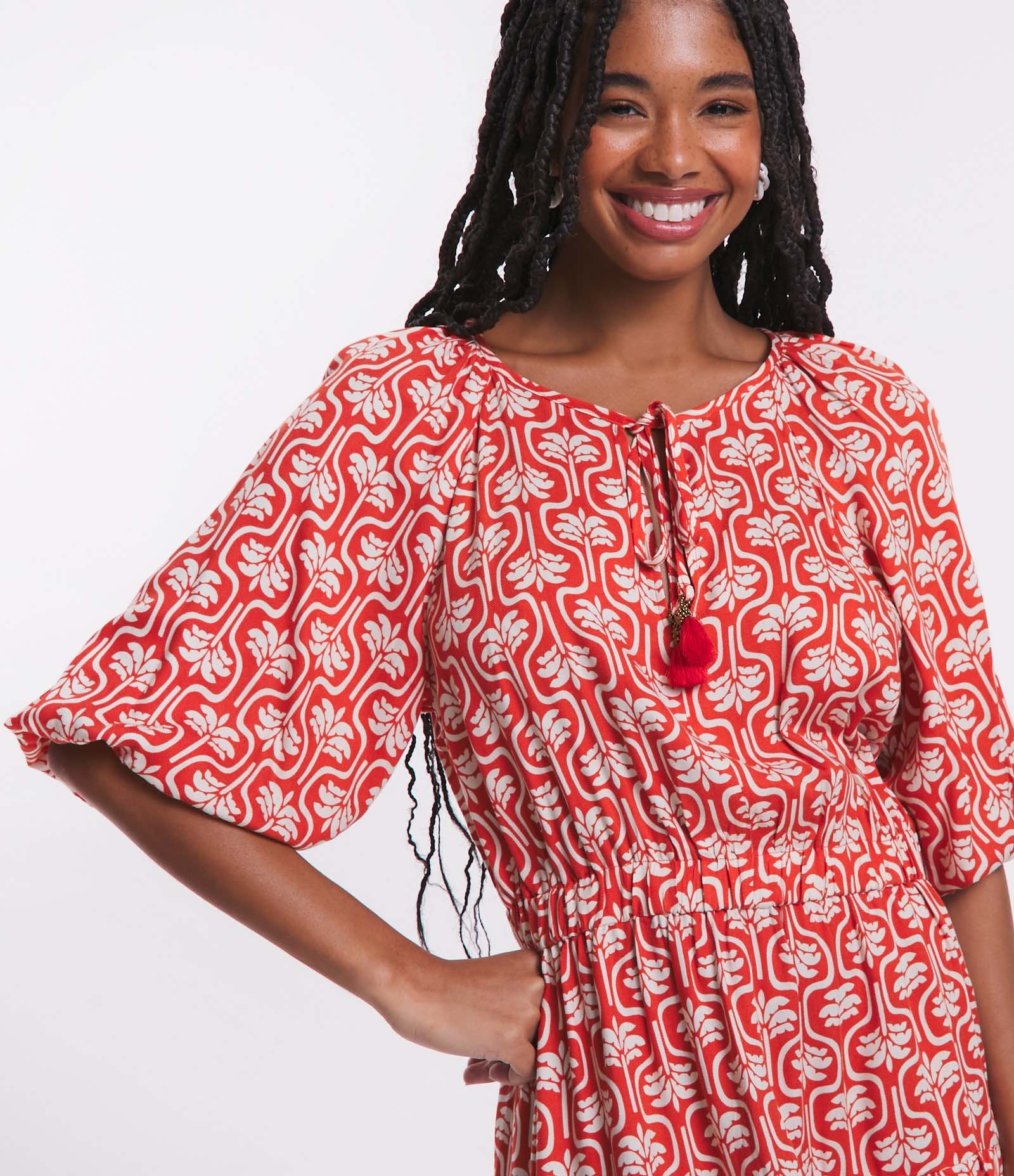 Vestido Curto em Viscose com Amarração no Busto e Estampa Coqueirinhos Vermelho 4