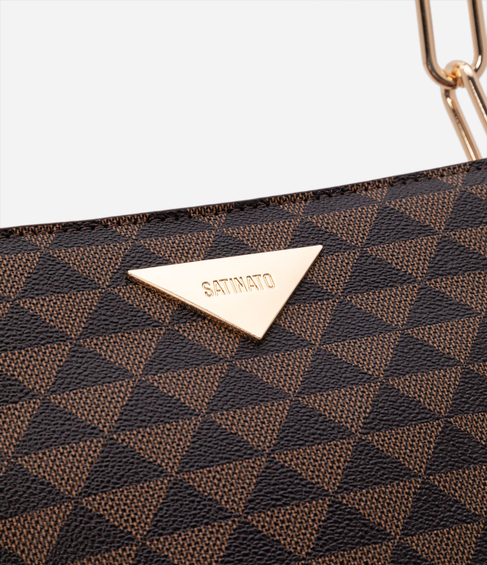 Bolsa Transversal com Estampa de Triângulos e Plaquinha de Metal Marrom 3