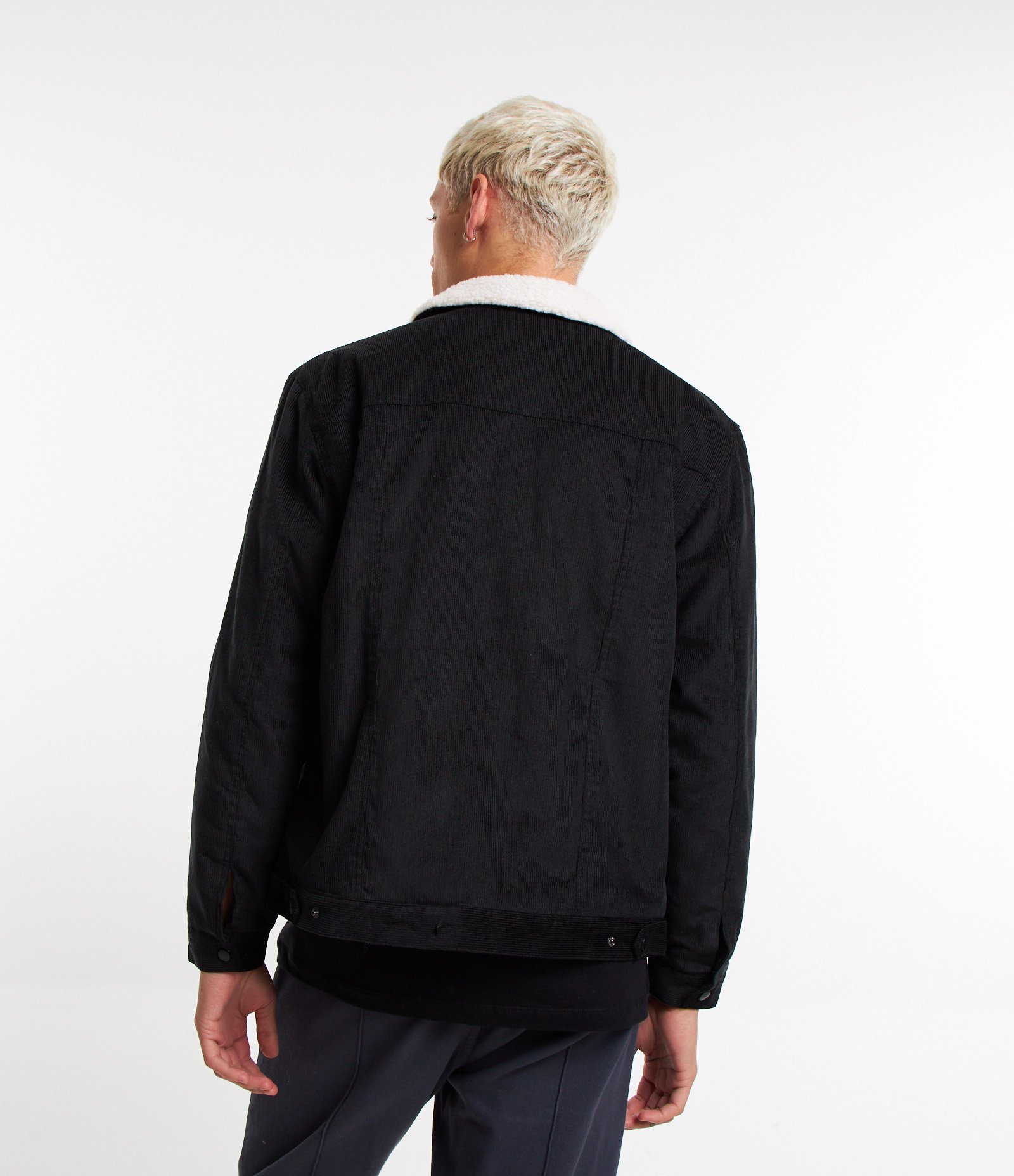 Jaqueta Trucker em Veludo Cotelê com Sherpa no Colarinho Preto 3