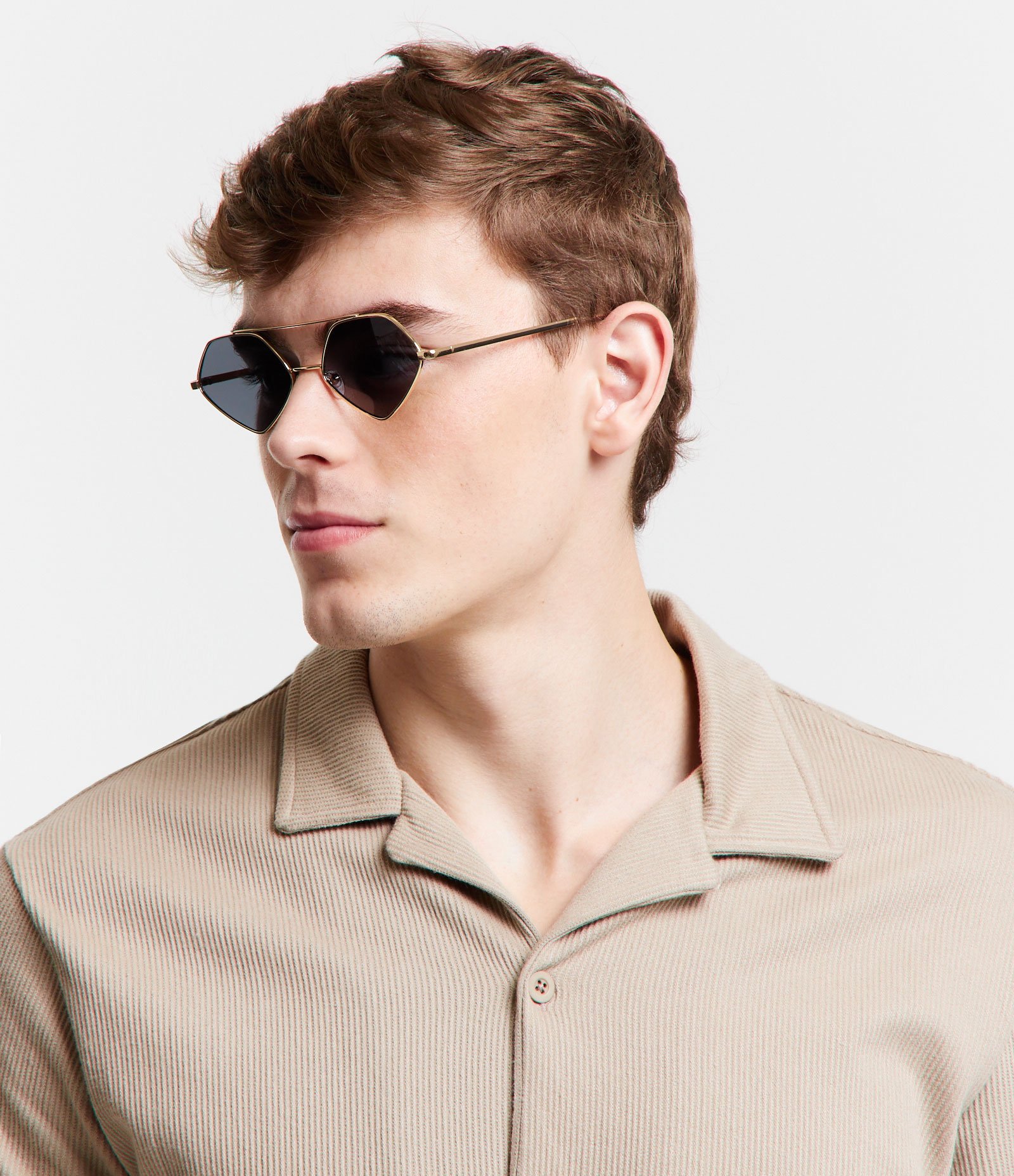 Óculos de Sol Quadrado com Hastes Finas e Ponte Dupla Dourado 5