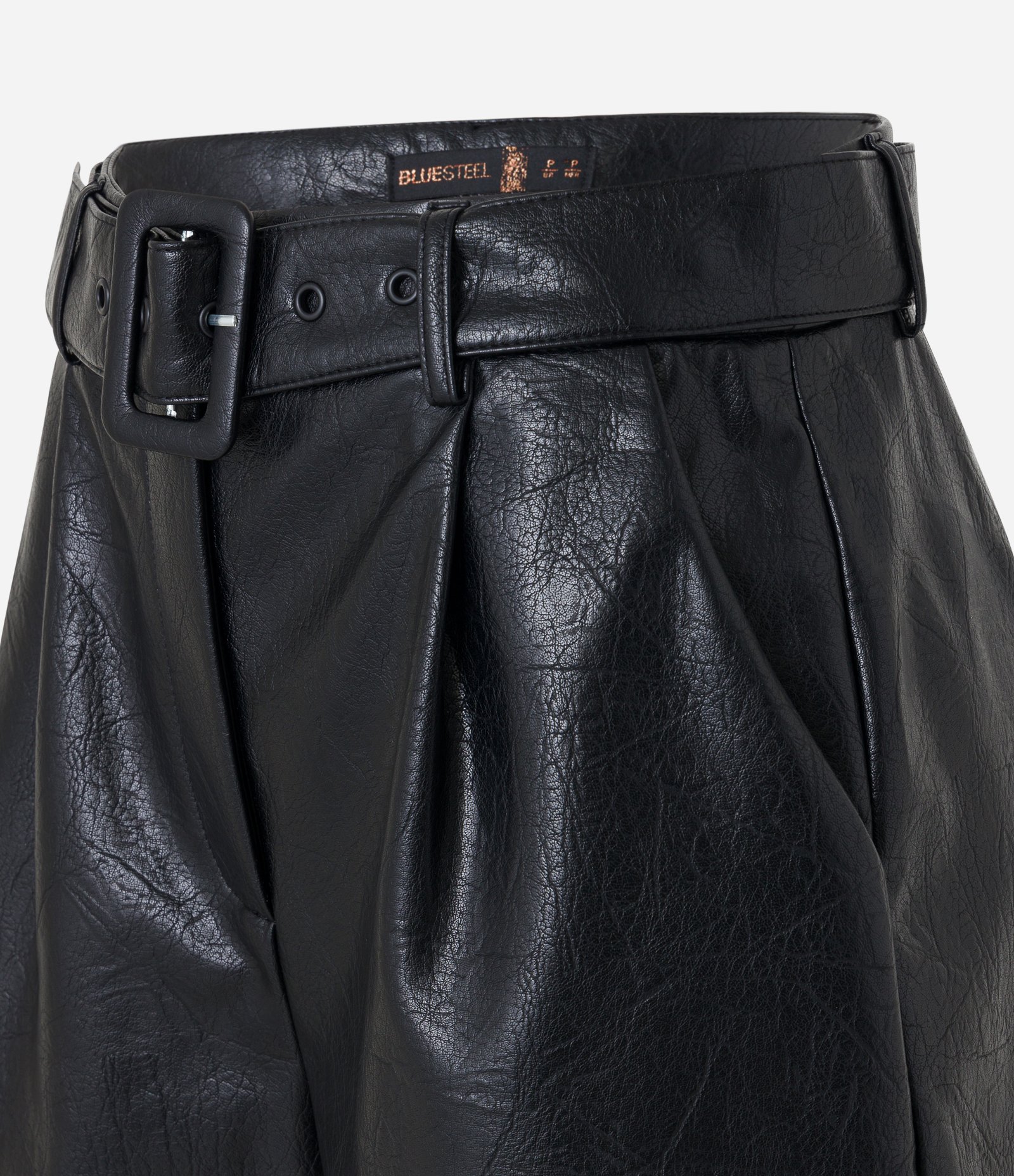 Short Curto em Pu Texturizado e com Cinto de Fivela Forrada Preto 6