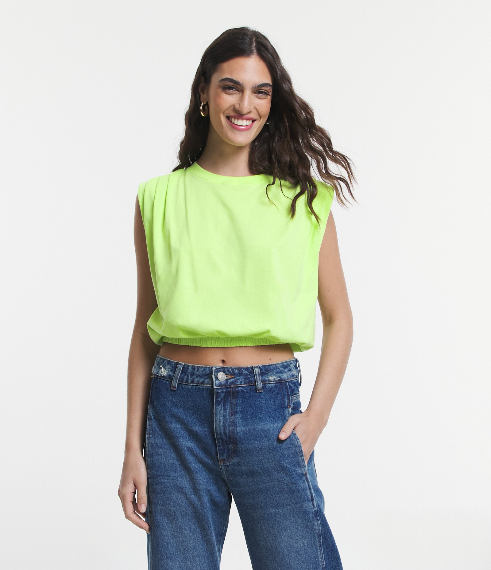 Blusa Cropped sem Mangas com Elástico na Barra e Pregas no Ombros Verde 1