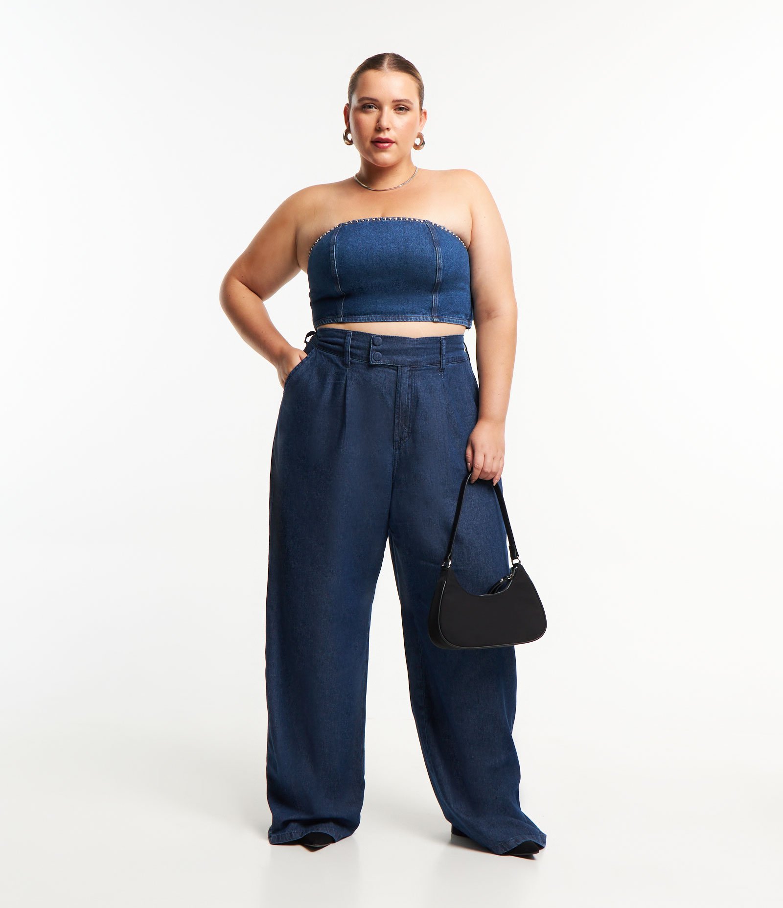 Top em Jeans com Aplicação de Tachas Curve & Plus Size Azul 2