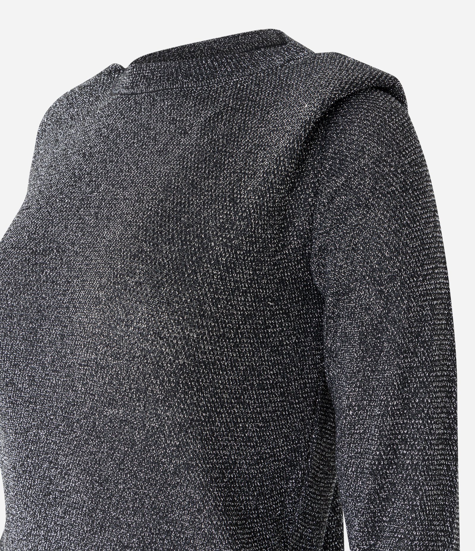 Blusa em Viscose com Ombreiras e Superfície com Brilho Preto 8