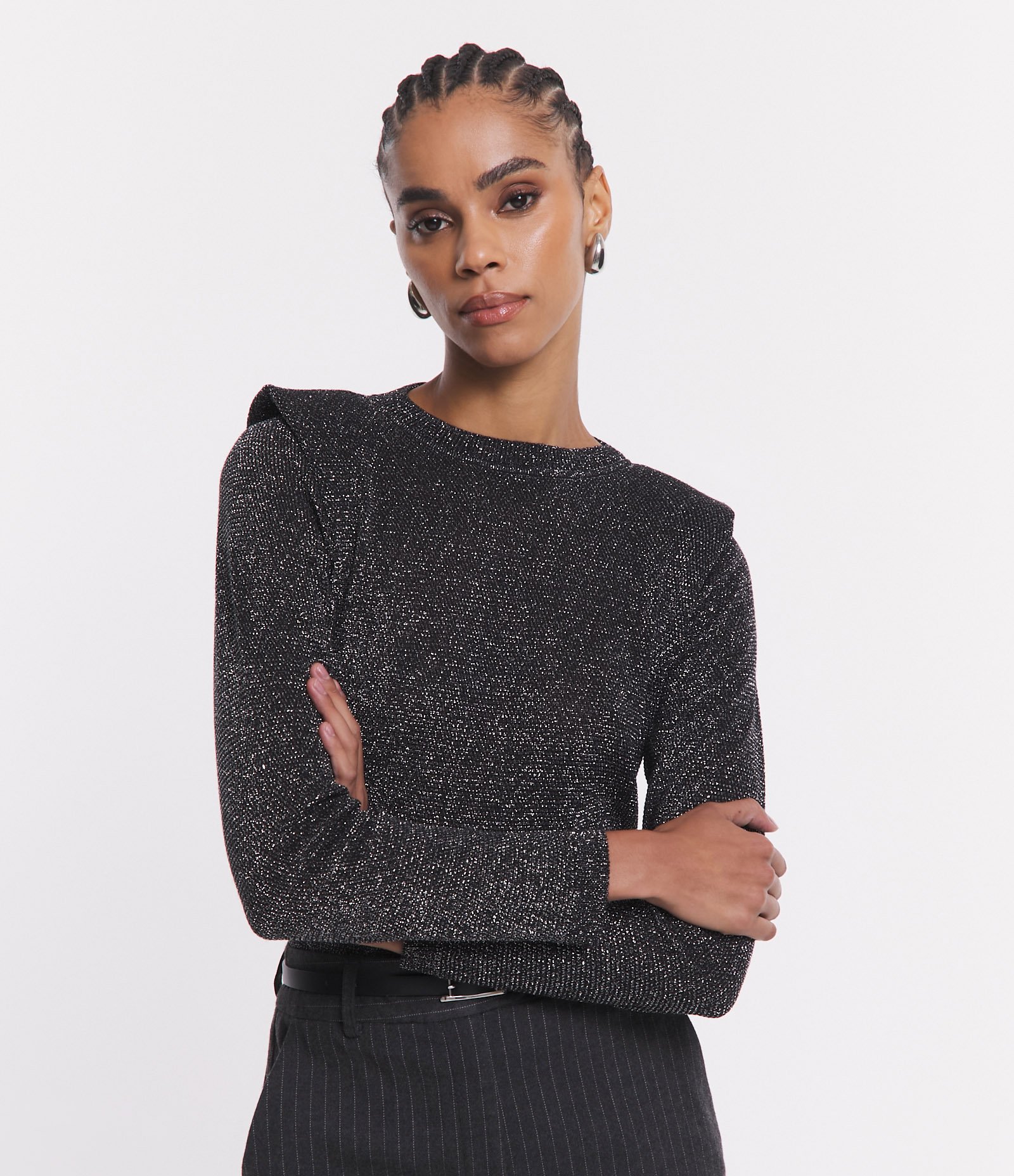 Blusa em Viscose com Ombreiras e Superfície com Brilho Preto 1