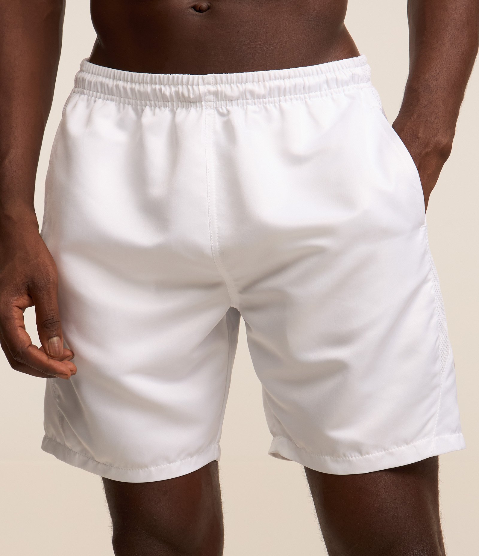 Bermuda Esportiva Básica com Cós Elástico e Telinha Lateral Branco 2