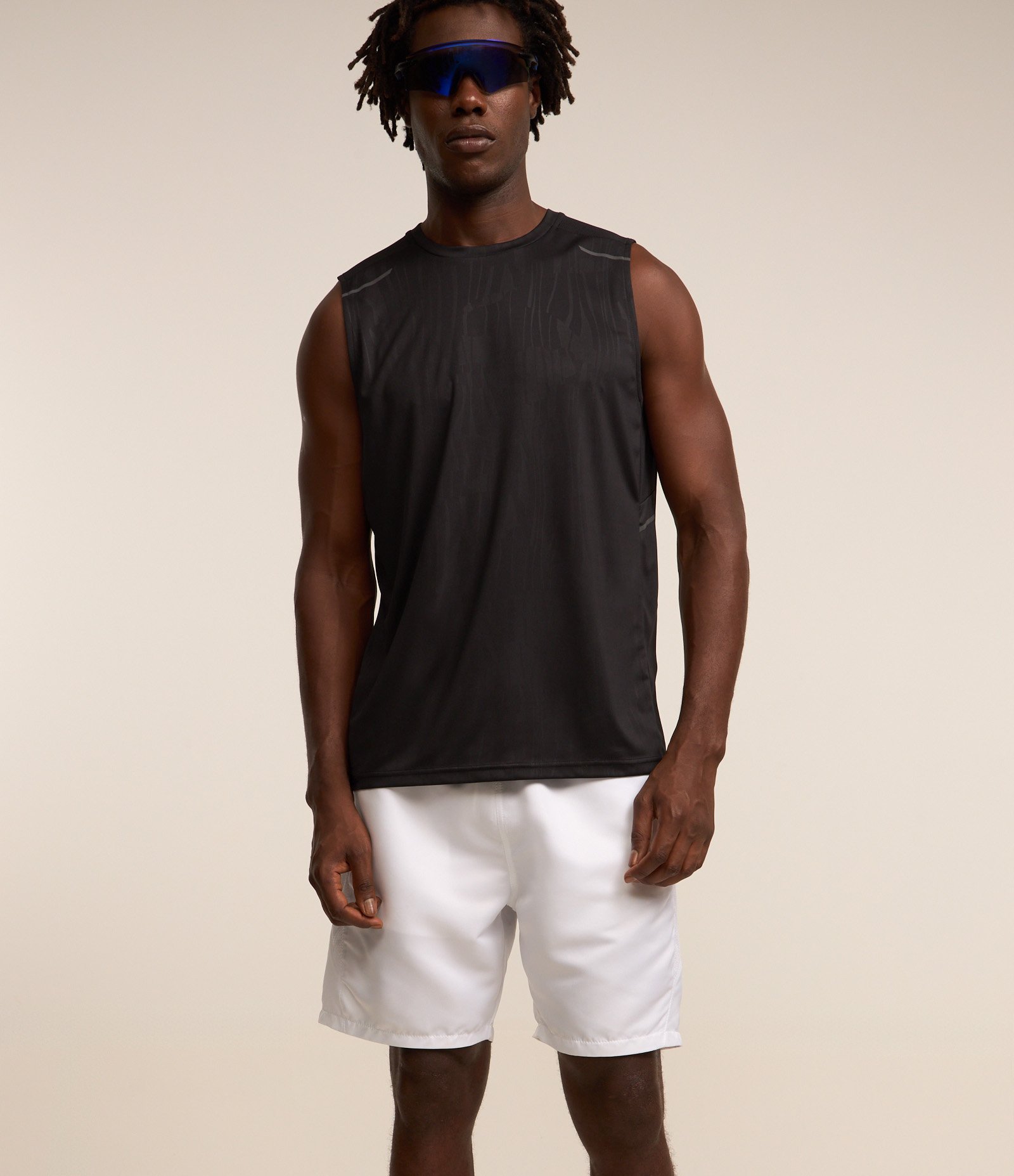 Bermuda Esportiva Básica com Cós Elástico e Telinha Lateral Branco 3