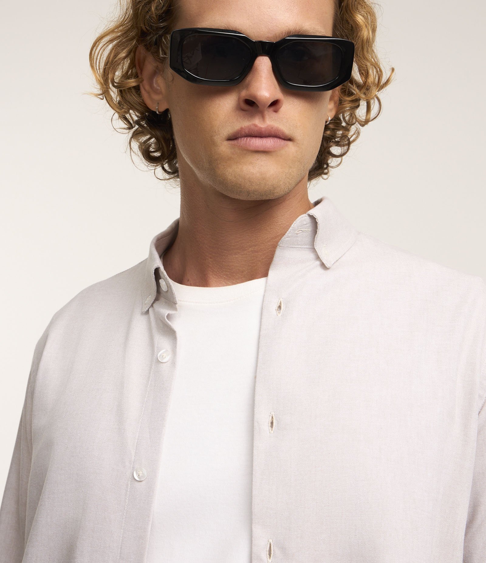 Camisa Regular Básica em Oxford Bege Claro 3