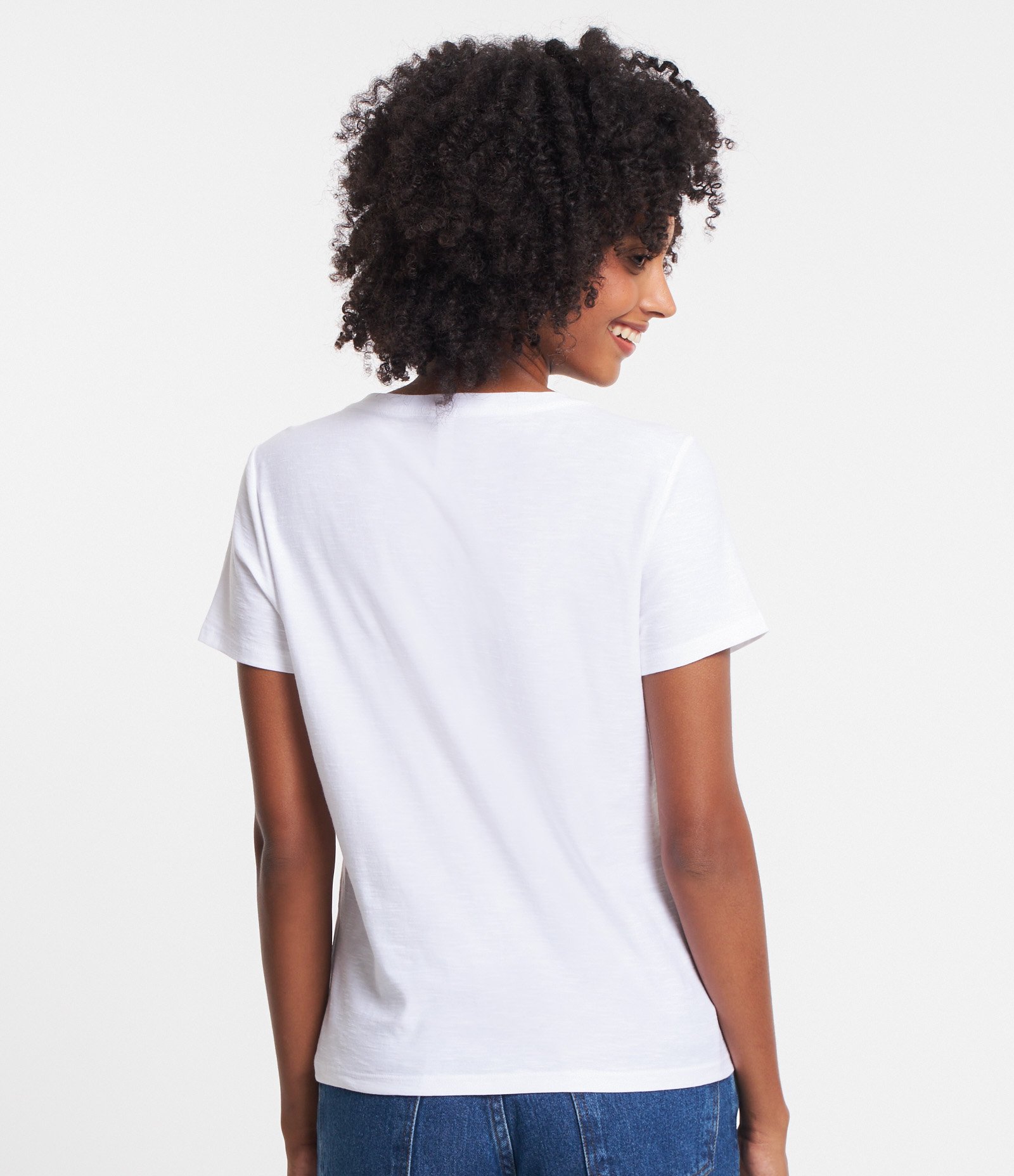 Blusa T-shirt em Algodão Flame com Gola V Branco 3