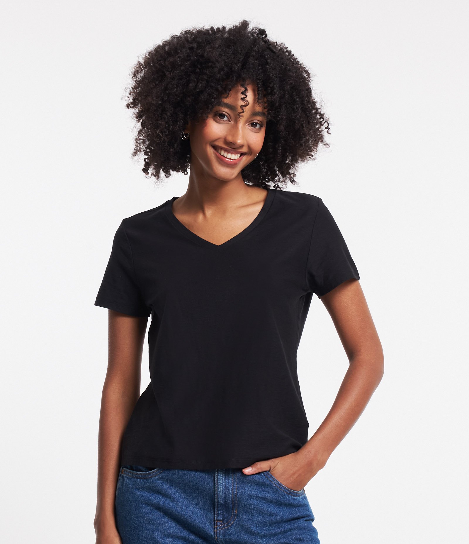 Blusa T-shirt em Algodão Flame com Gola V Preto 1