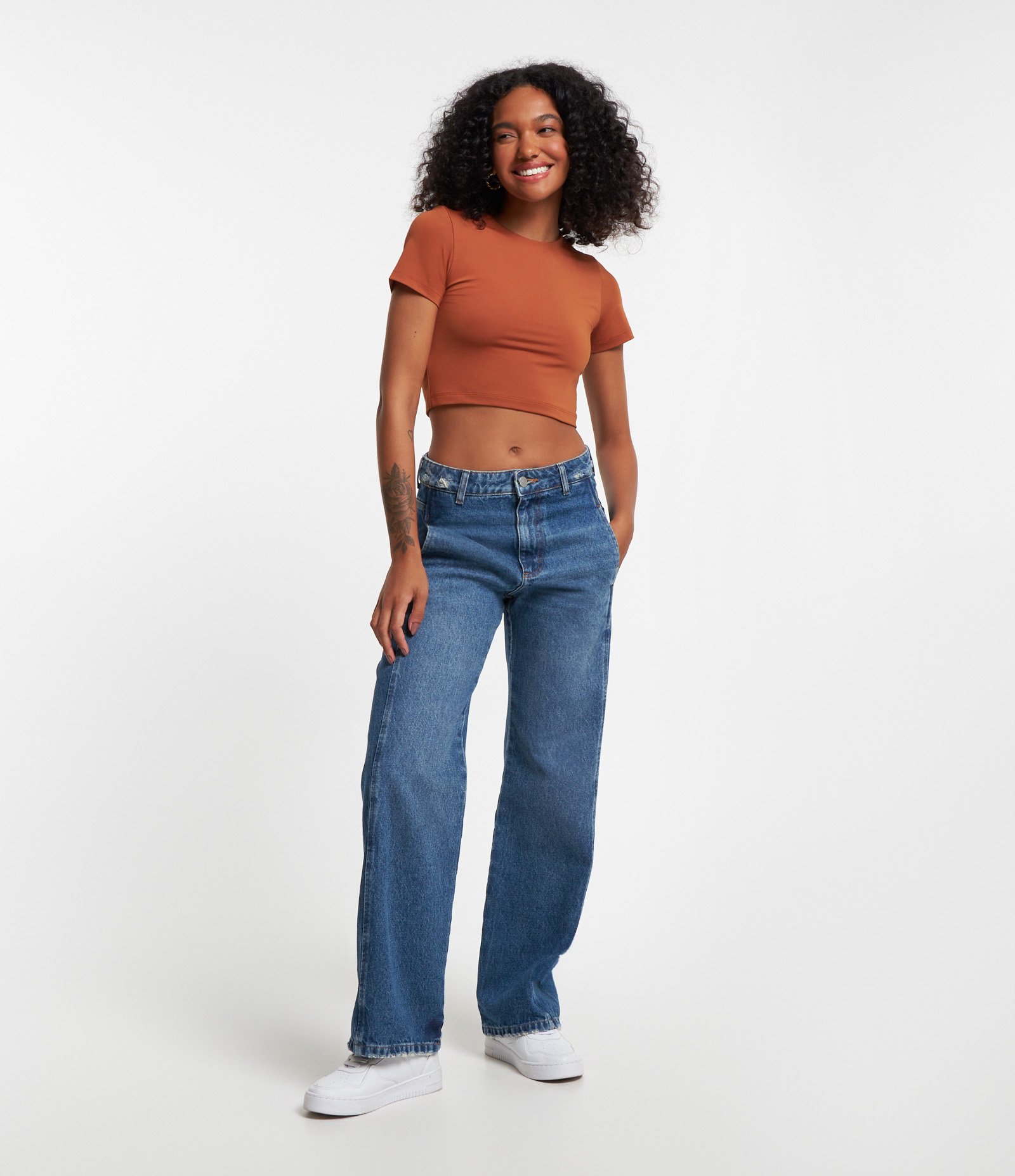 Blusa Cropped Manga Curta em Microfibra Marrom 2