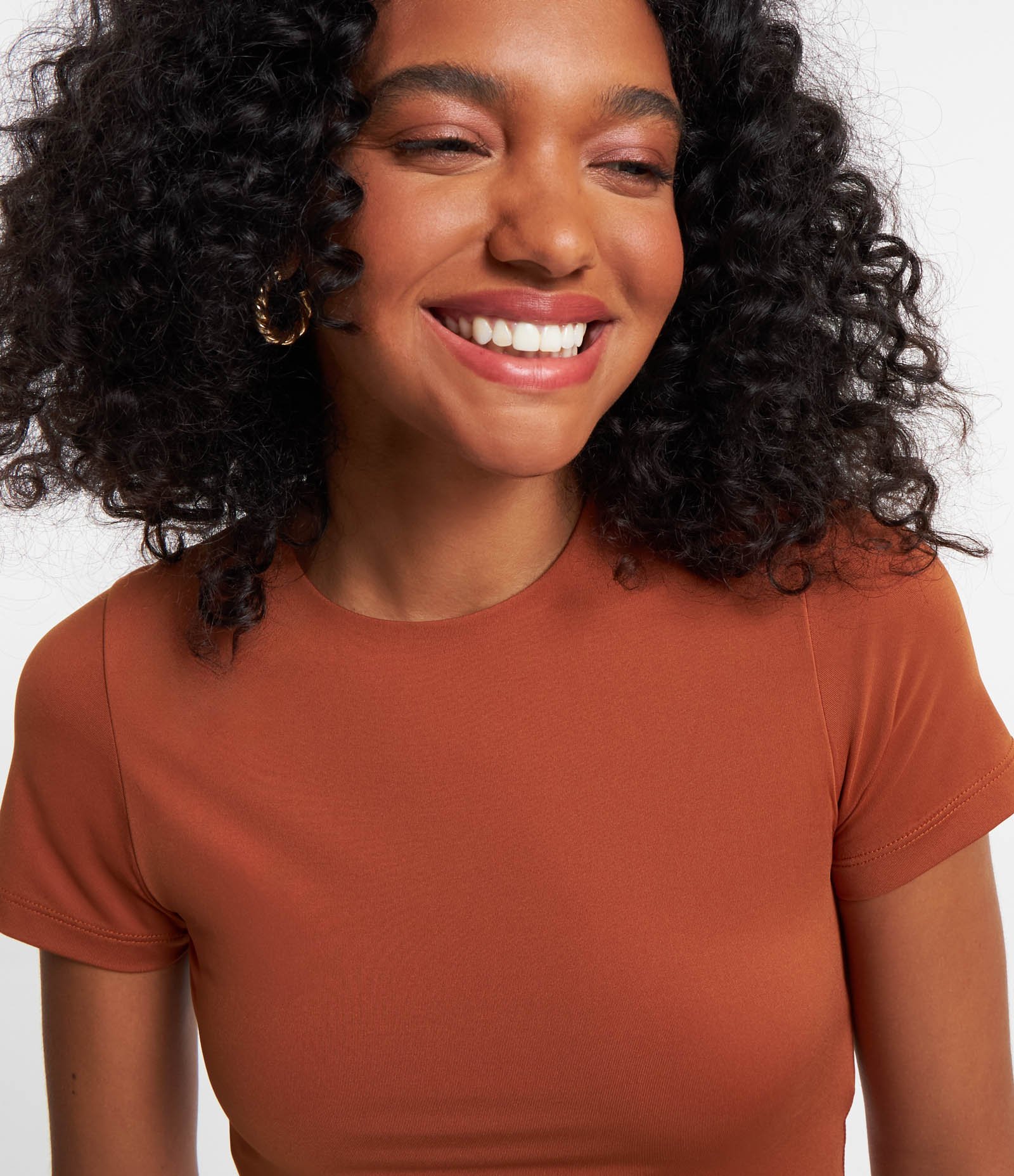 Blusa Cropped Manga Curta em Microfibra Marrom 4