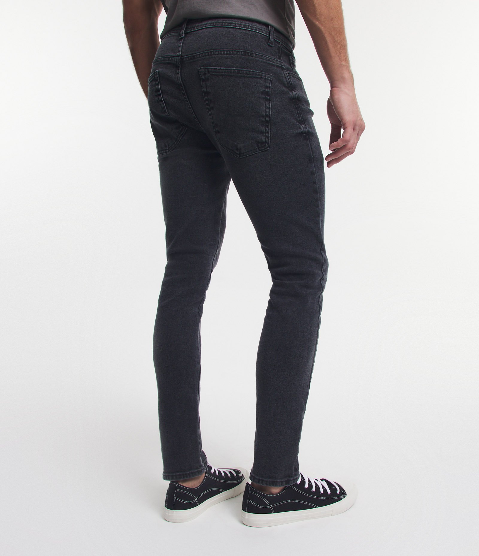 Calça Skinny em Jeans com Elastano Estonada Preto 3
