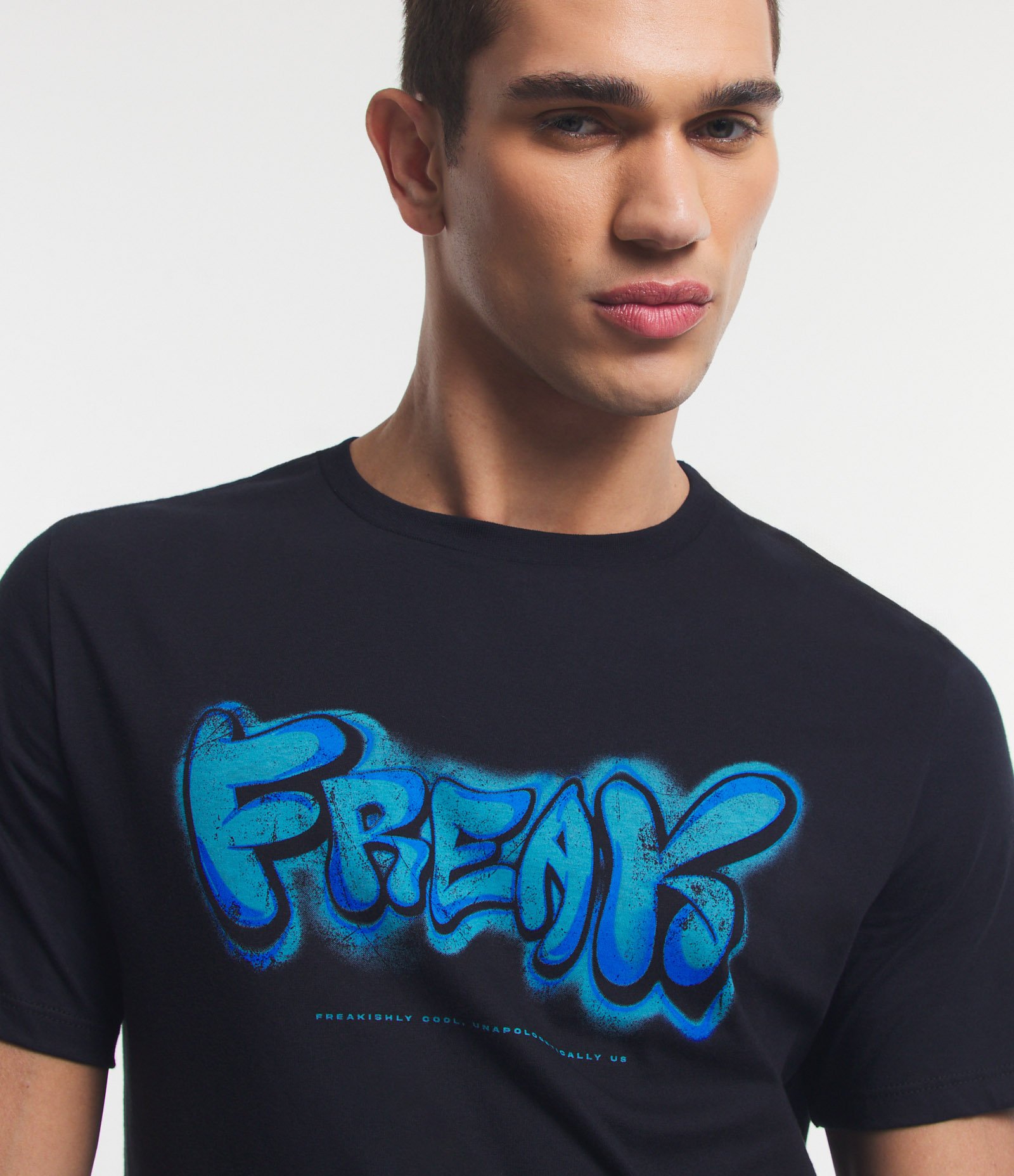 Camiseta Comfort em Meia Malha com Lettering Freak Preto 4