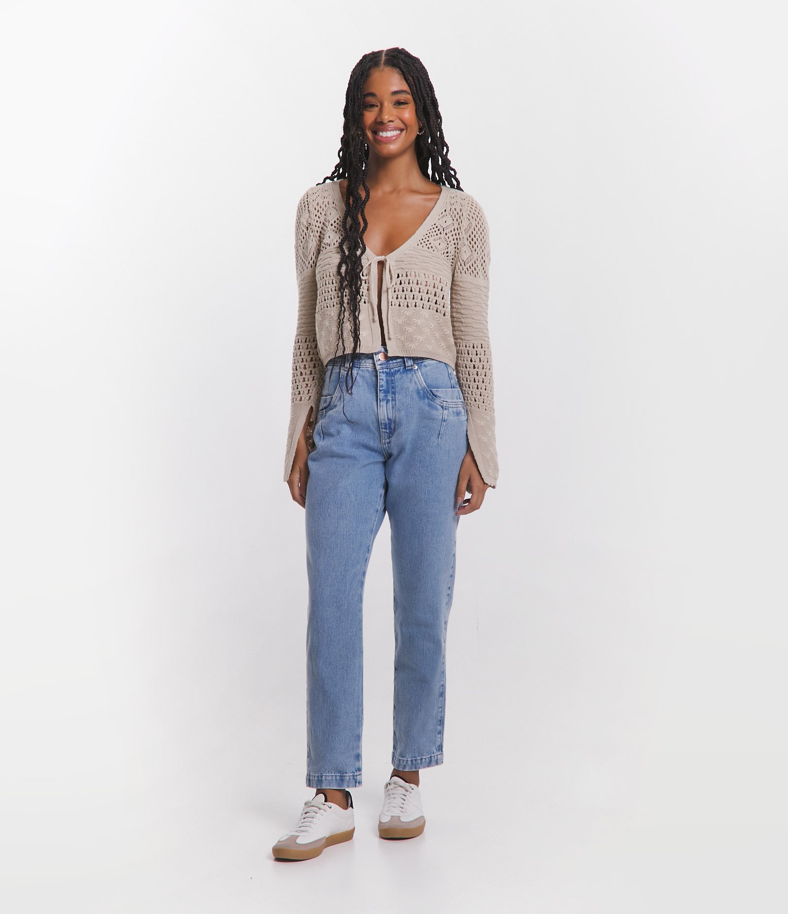 Calça Mom em Jeans com Bolso e Pences Azul Claro 1