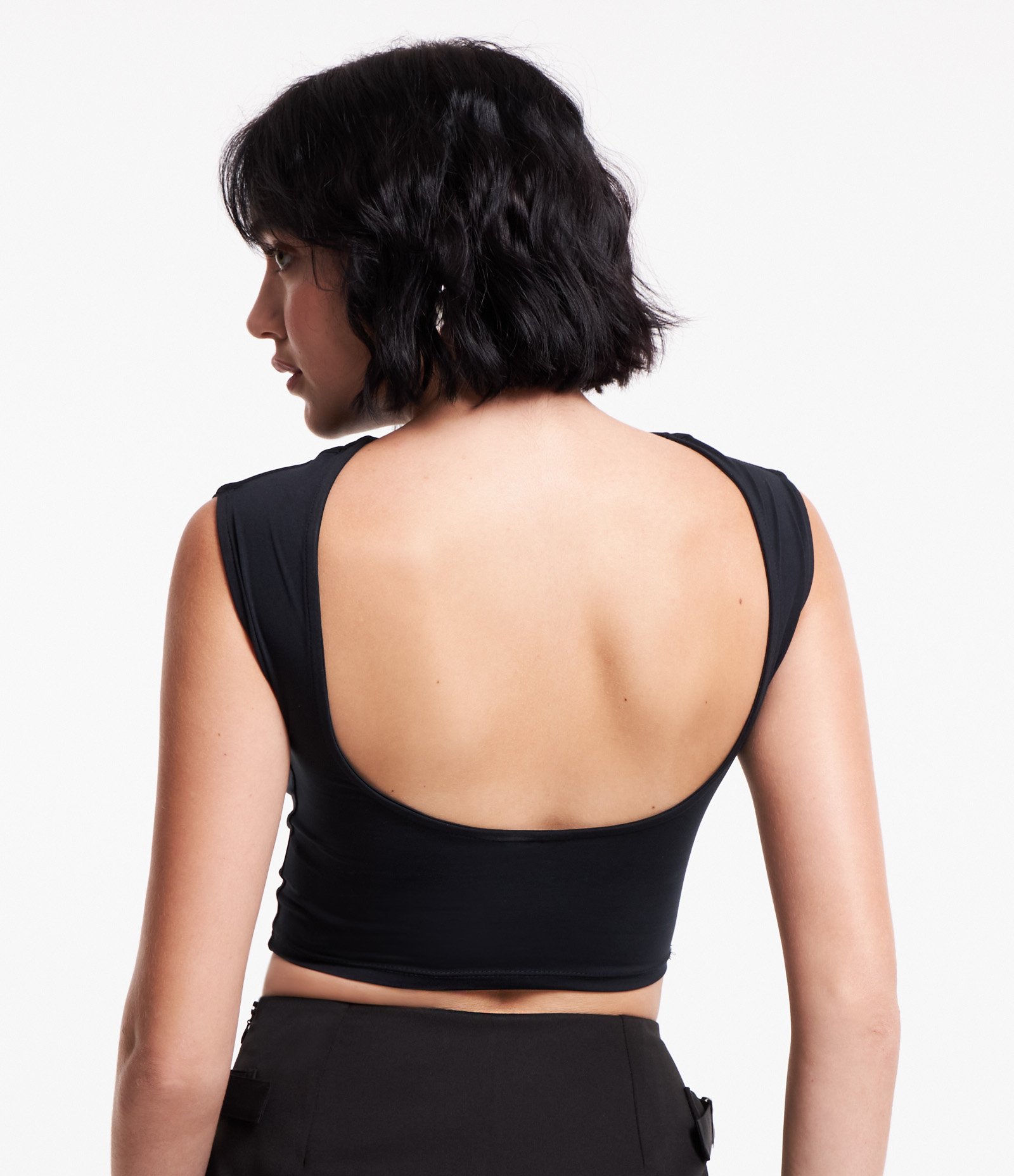 Blusa em Jersey com Costas Abertas e Sem Mangas Preto 3