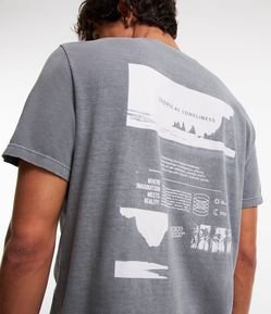 Camiseta Manga Curta em Meia Malha com Estampa Tropical