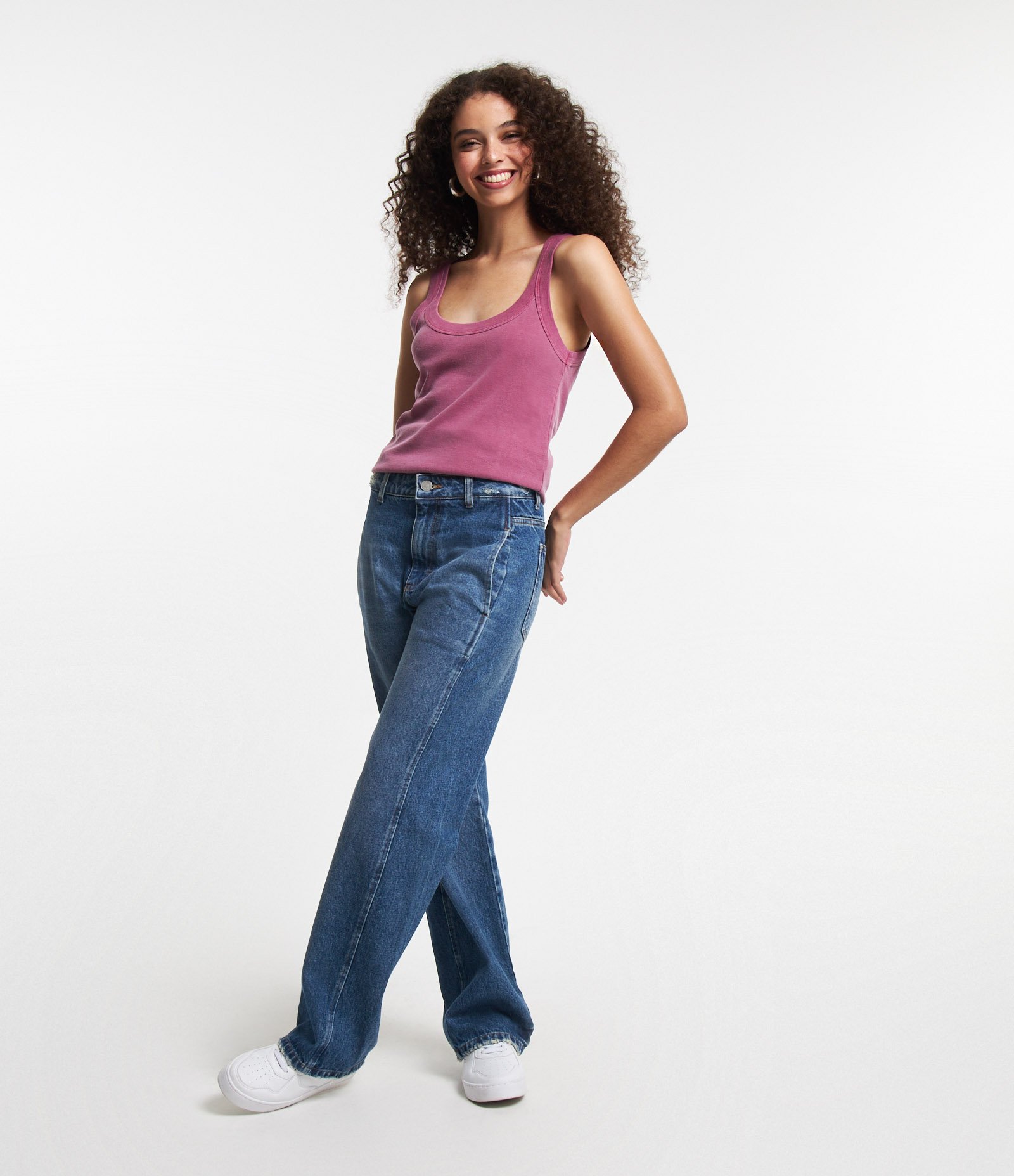 Blusa Regata em RIbana com Decote U Rosa 2