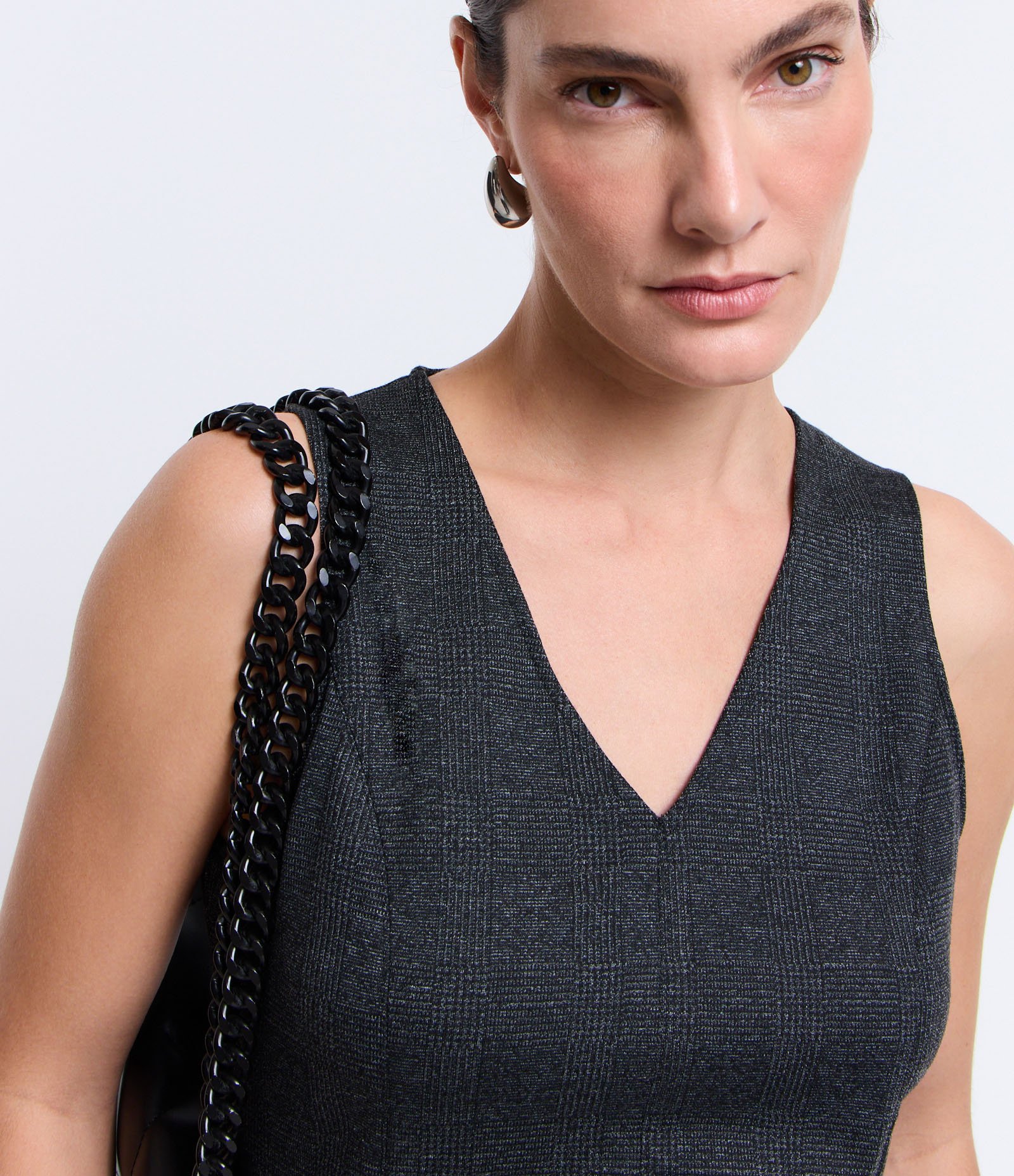 Blusa sem Manga em Ponto com Padronagem Xadrez Cinza 3