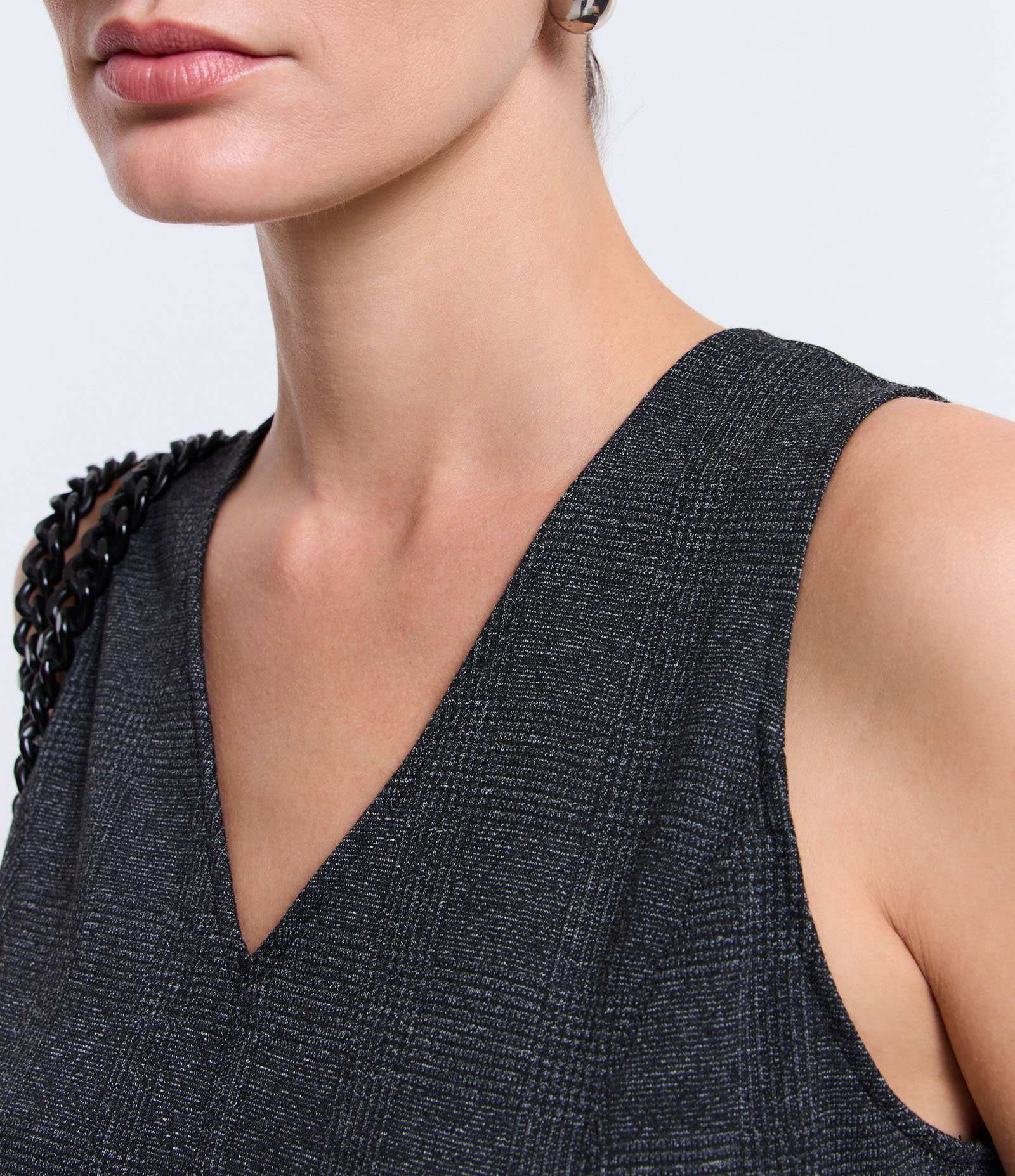 Blusa sem Manga em Ponto com Padronagem Xadrez Cinza 4