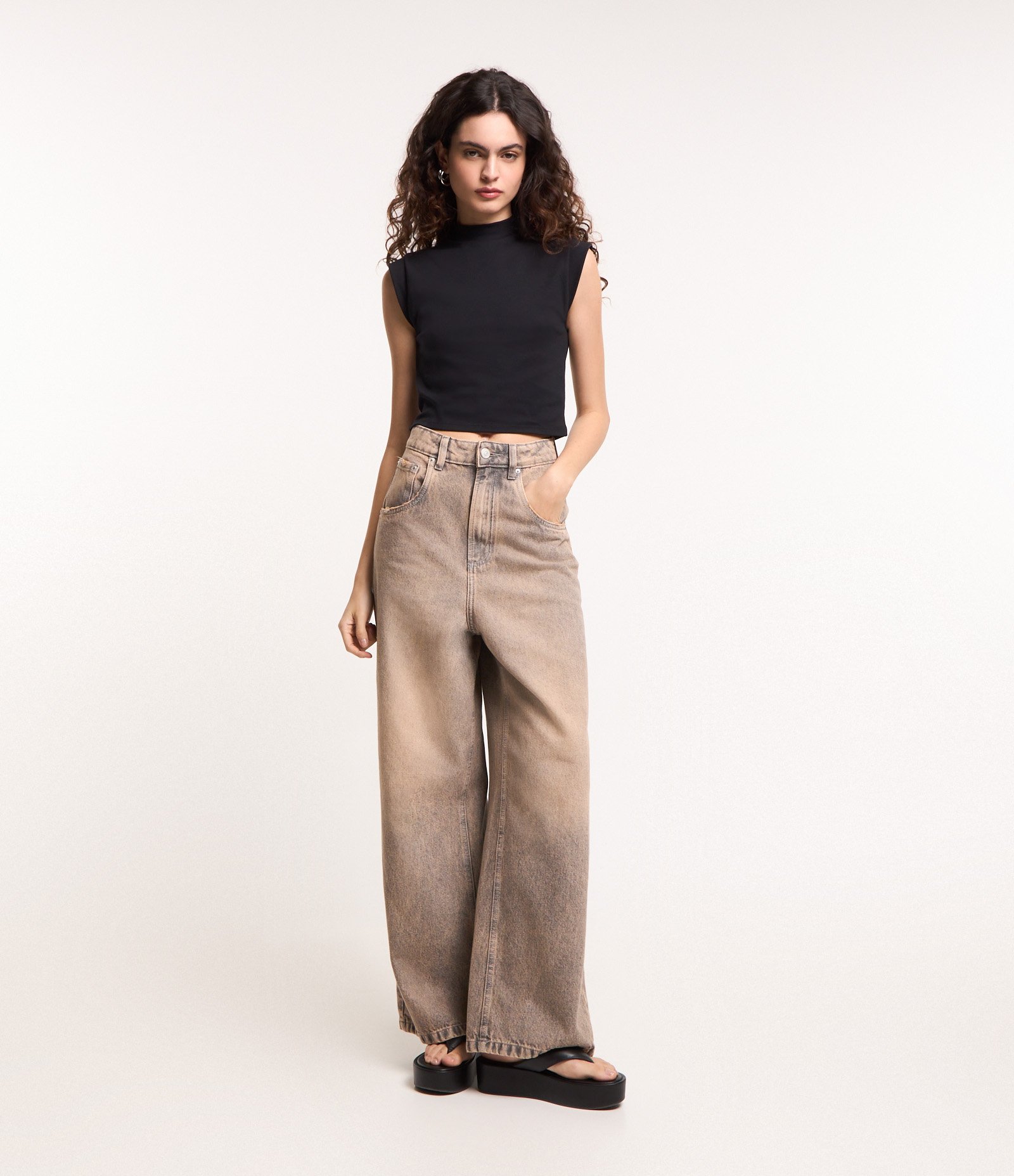 Blusa Regata Cropped em Ribana com Golinha Alta 2