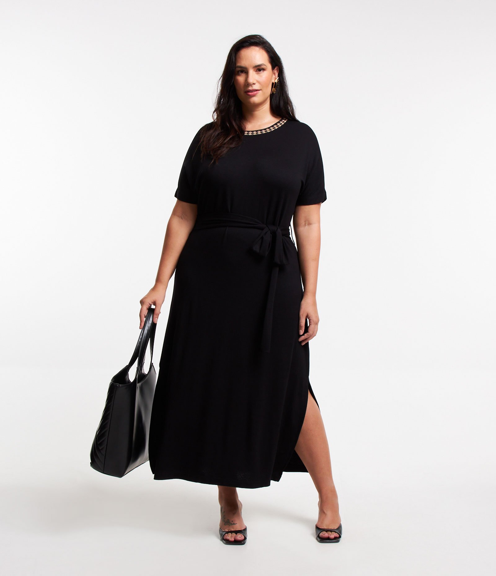 Vestido Midi Gola Contrastante Curve Plus Size Preto