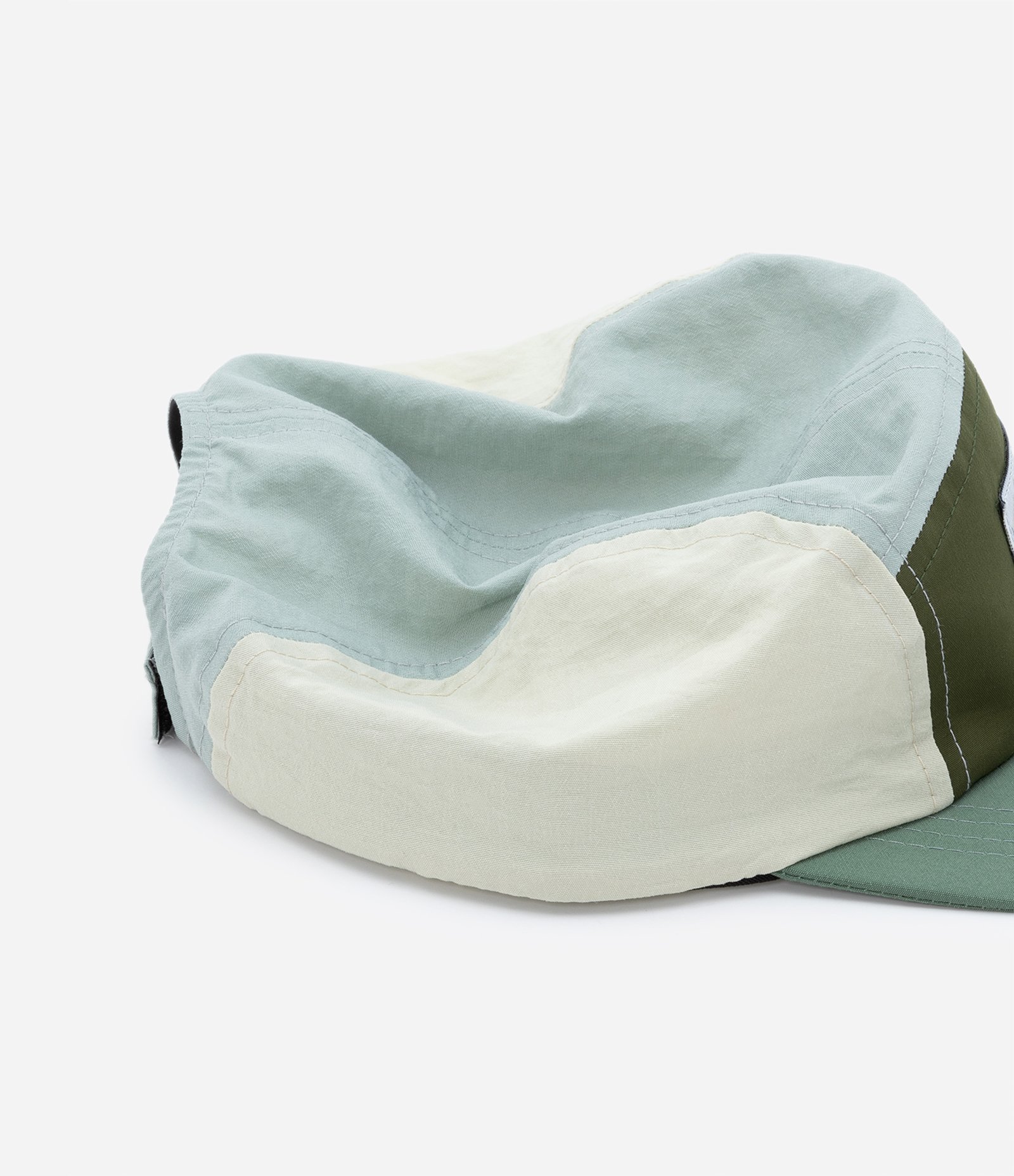 Boné 5 Panel em Microfibra com Recortes e Etiqueta Frontal 4