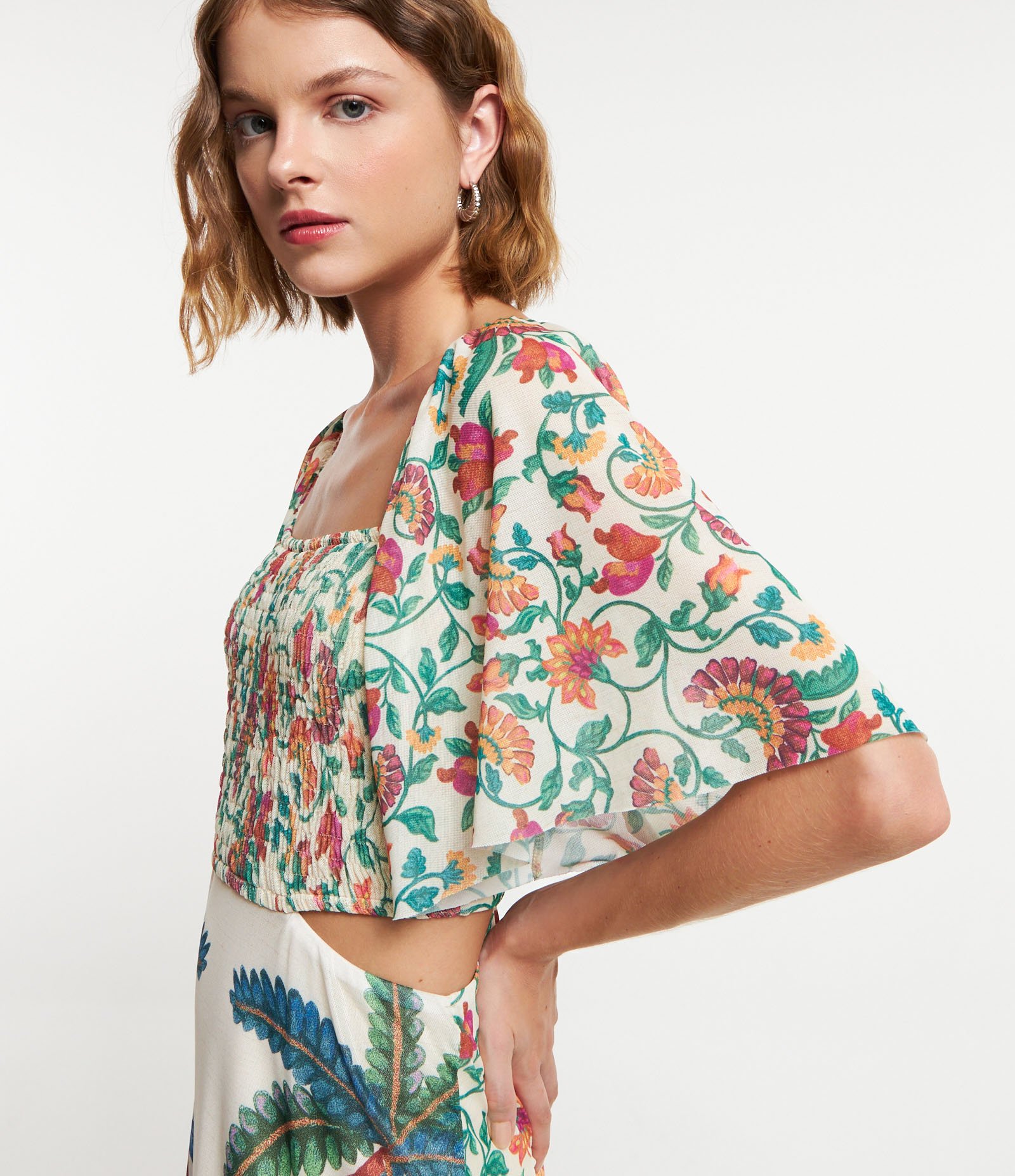 Vestido New Midi em Tule com Estampa Tropical e Recorte Vazado na Cintura Off White 4