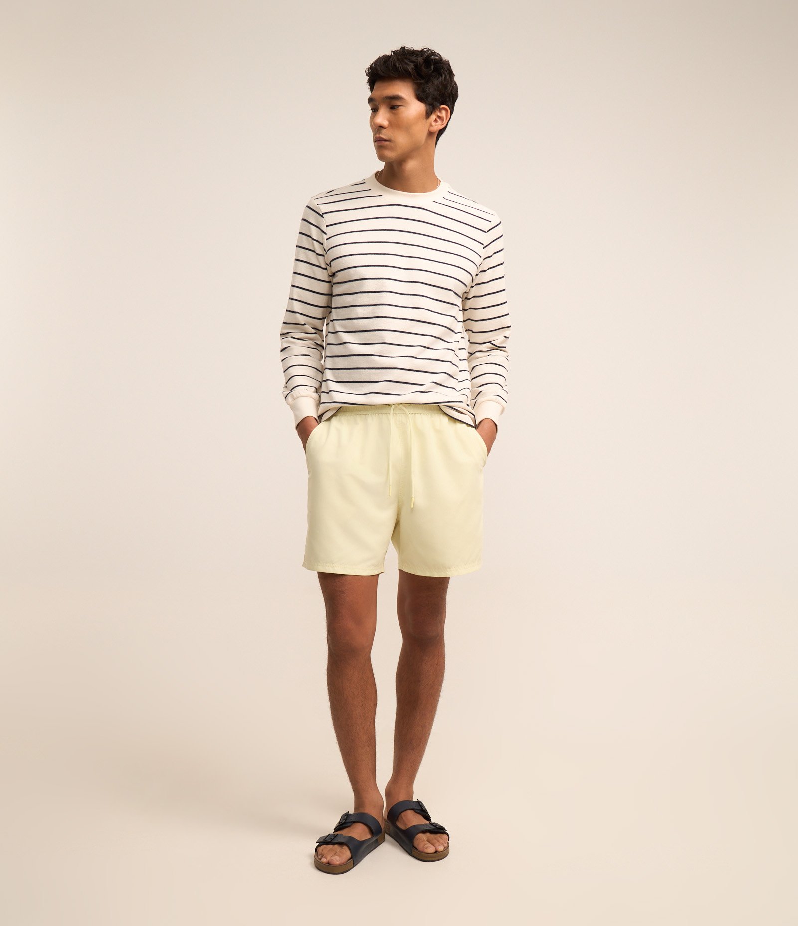 Bermuda de Banho em Microfibra com Cós Elástico e Bolsos Verde 1