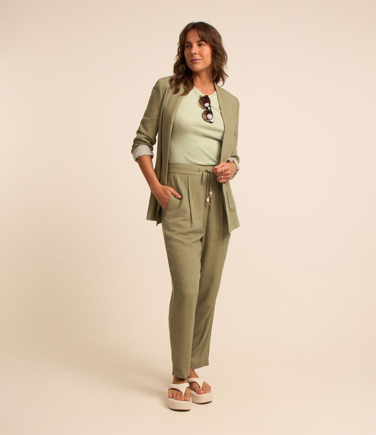 Blusa Básica em Algodão com Gola Redonda Verde Claro 2