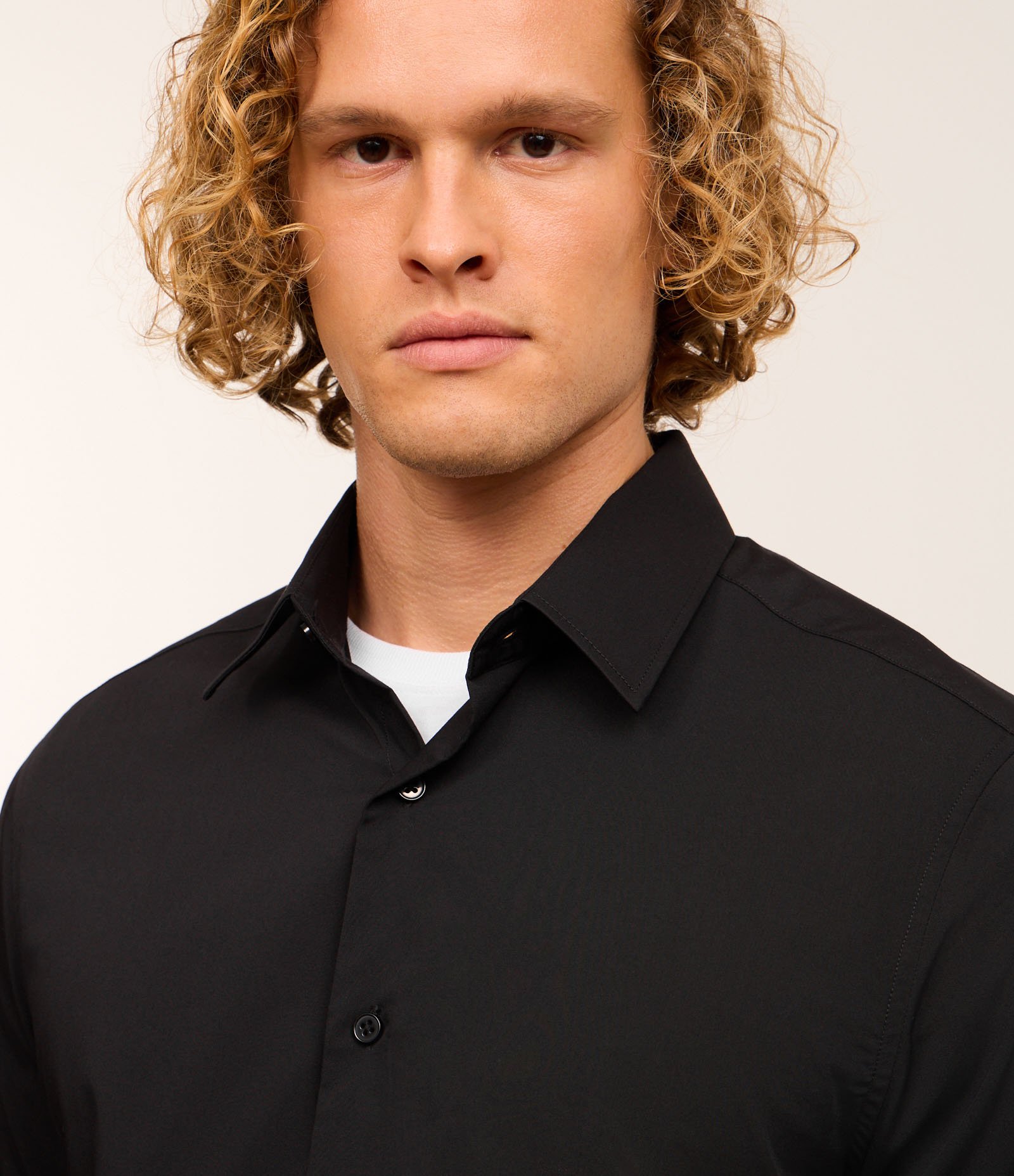 Camisa Slim em Fibra de Bambu Preto 4