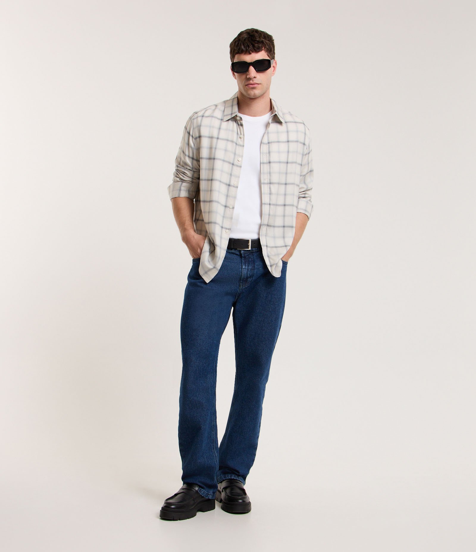 Camisa Manga Longa em Viscose e Xadrez Grid Bege 2